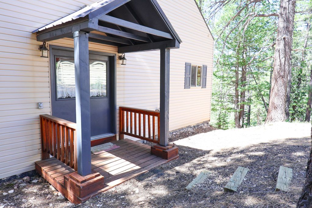 Photo of 3350 E Hilton Trail, Duck Creek, UT 84762 (MLS # 26-273563)