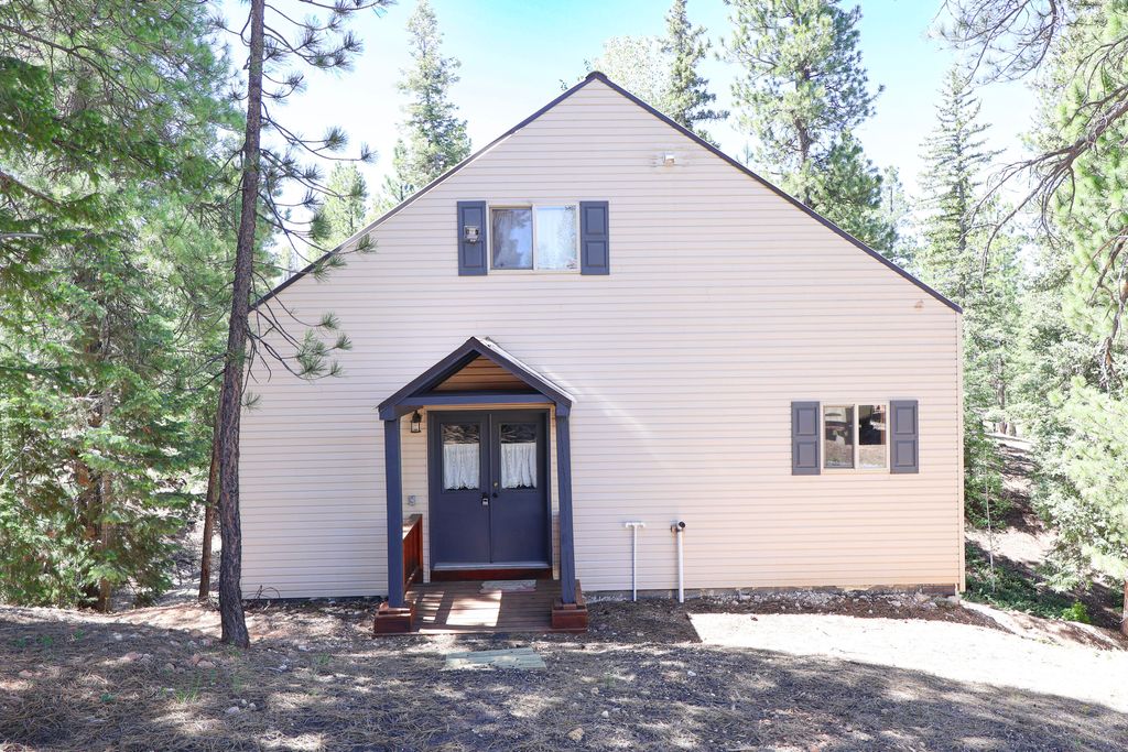 Photo of 3350 E Hilton Trail, Duck Creek, UT 84762 (MLS # 26-273563)
