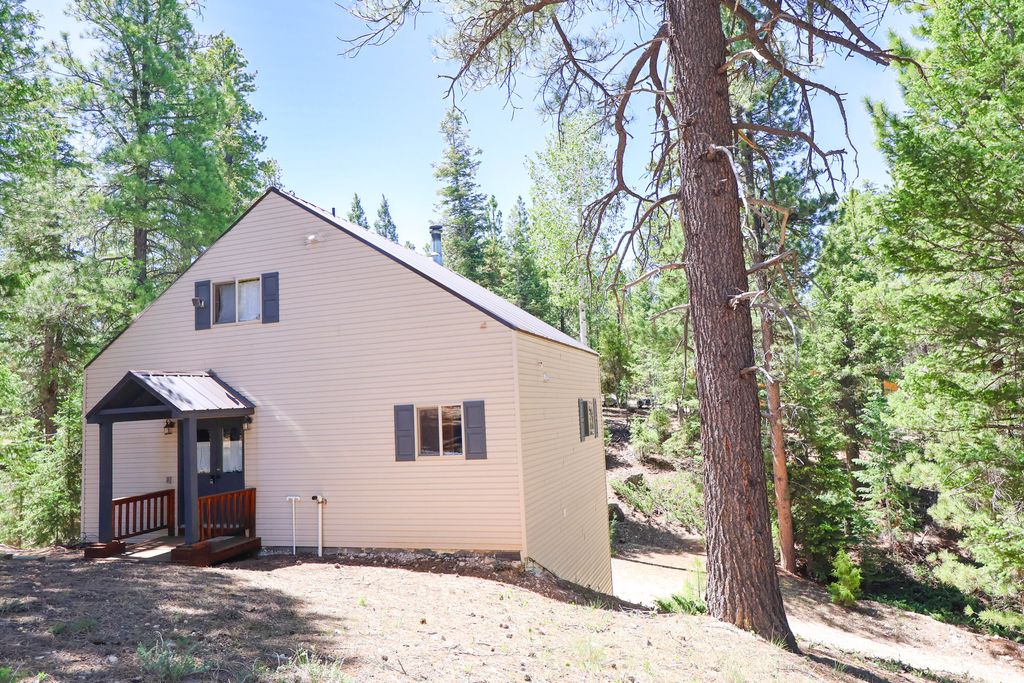 Photo of 3350 E Hilton Trail, Duck Creek, UT 84762 (MLS # 26-273563)