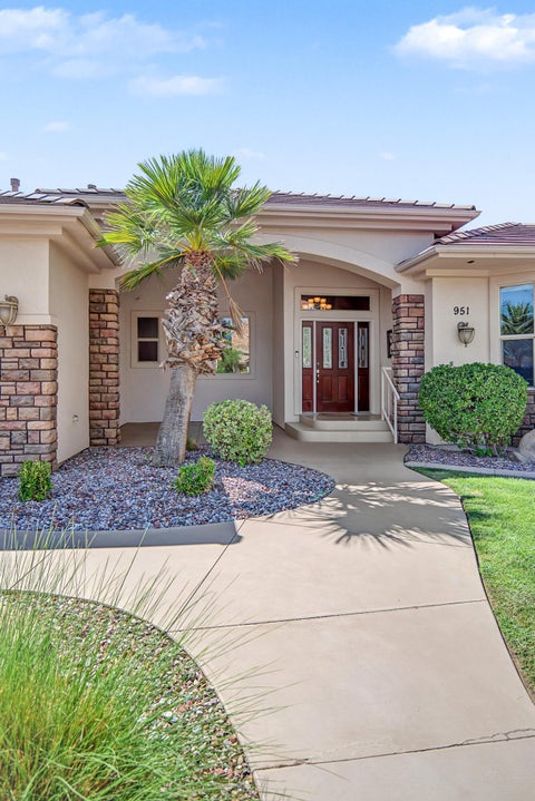 Tiny photo for 951 N Daybreak DR, Washington, UT 84780 (MLS # 26-276935)