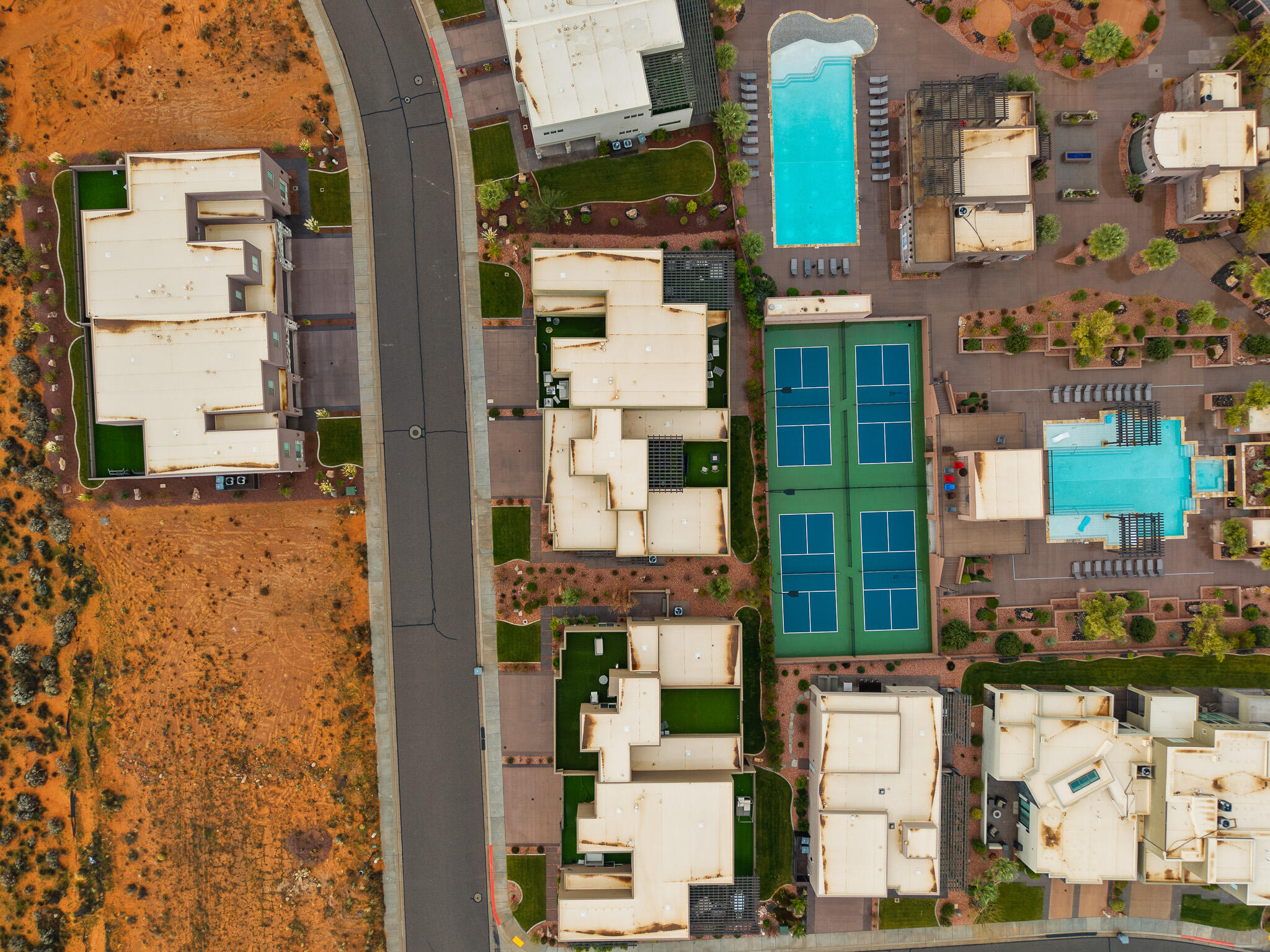 10 DIAGONAL CONDOS - Residential