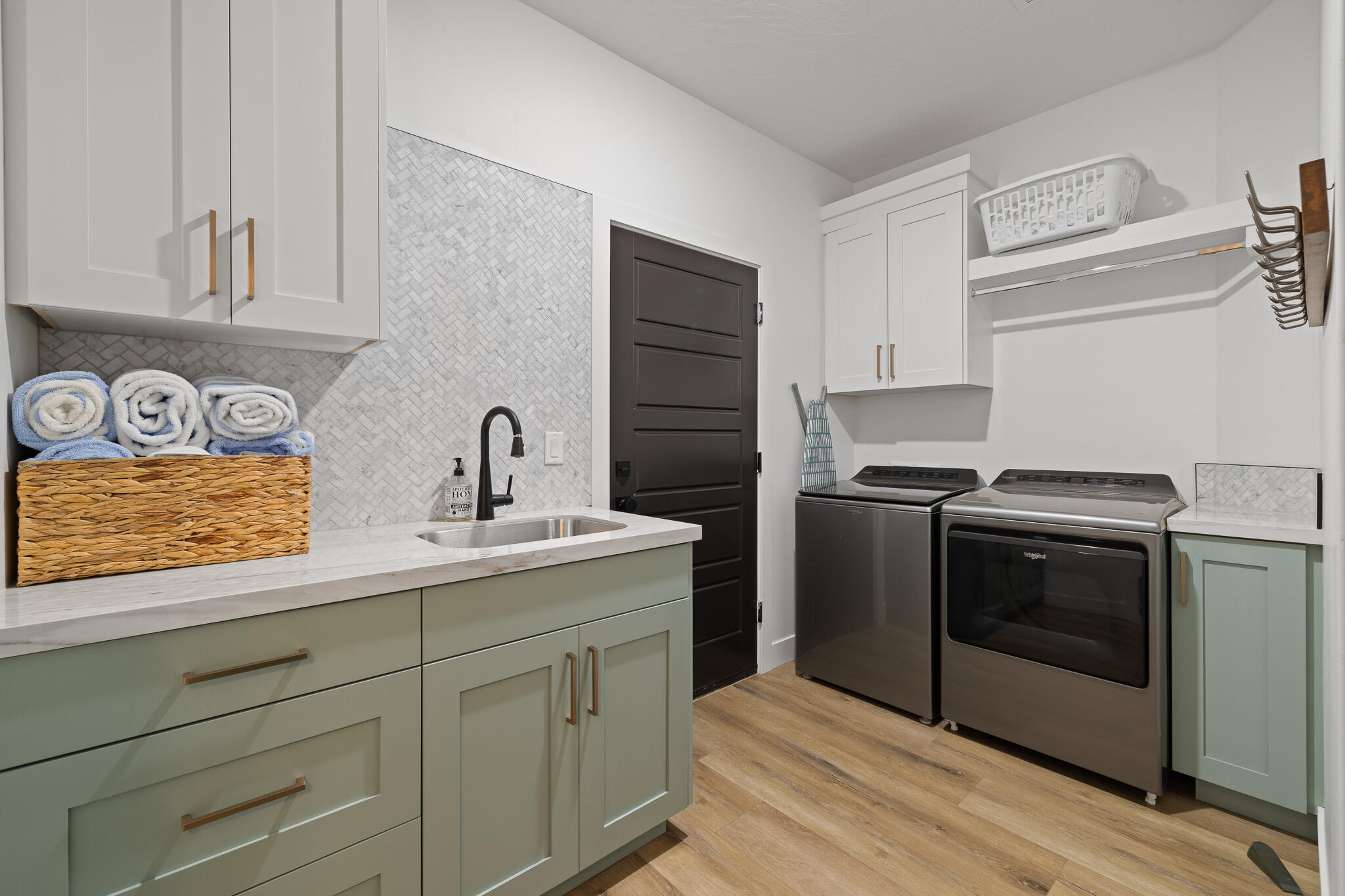 10 DIAGONAL CONDOS - Residential