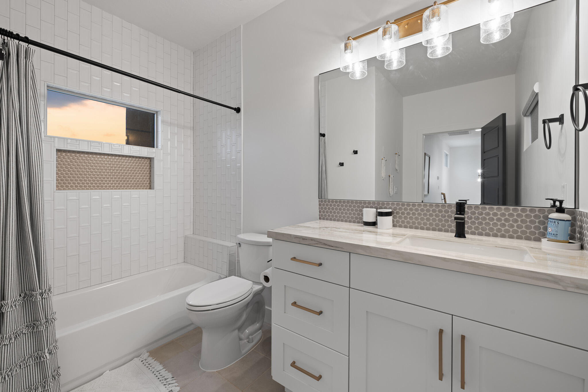 10 DIAGONAL CONDOS - Residential