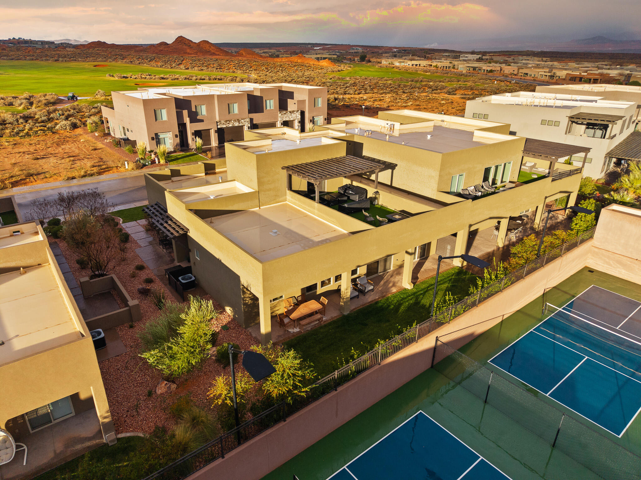 10 DIAGONAL CONDOS - Residential