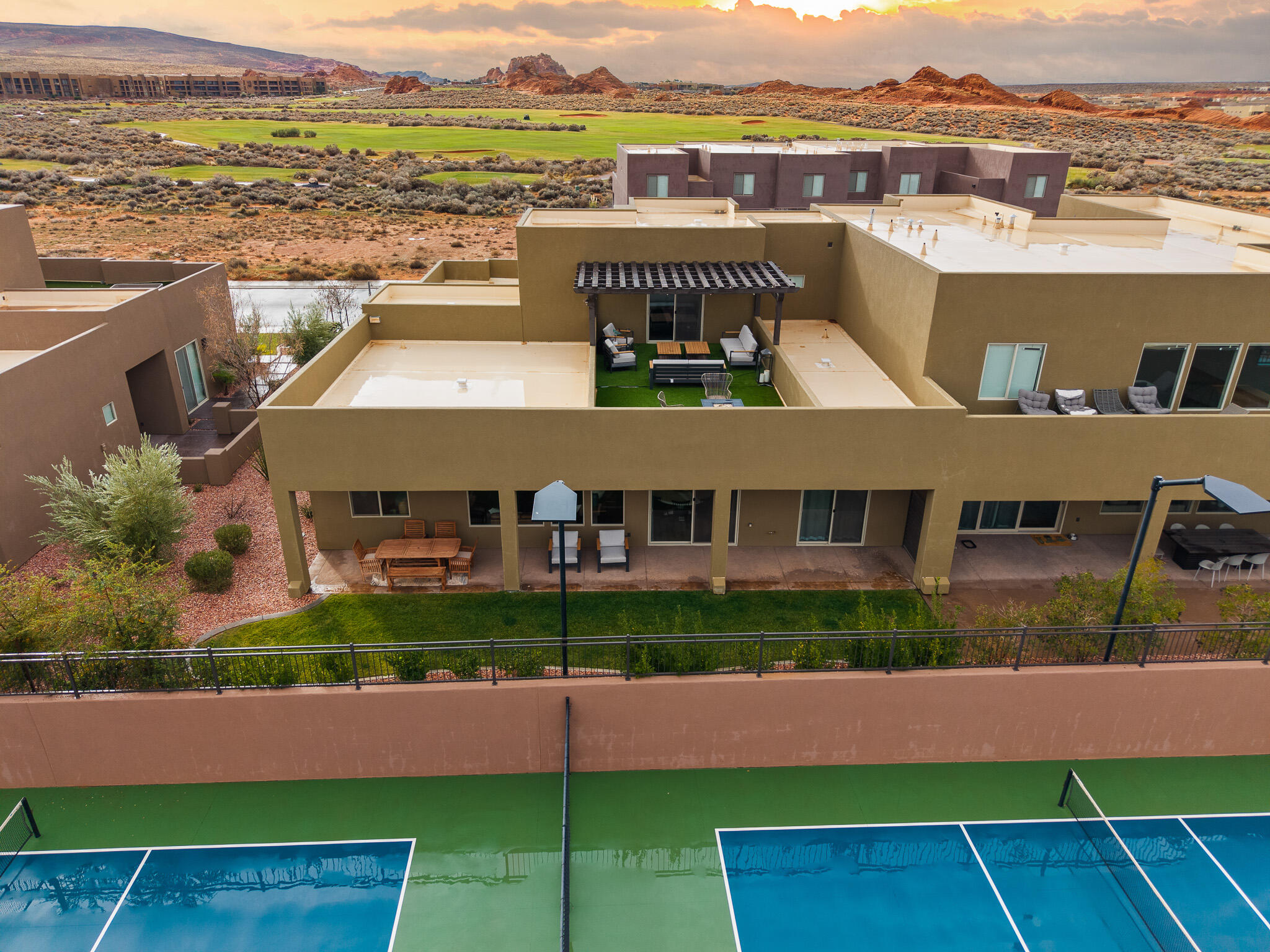 10 DIAGONAL CONDOS - Residential