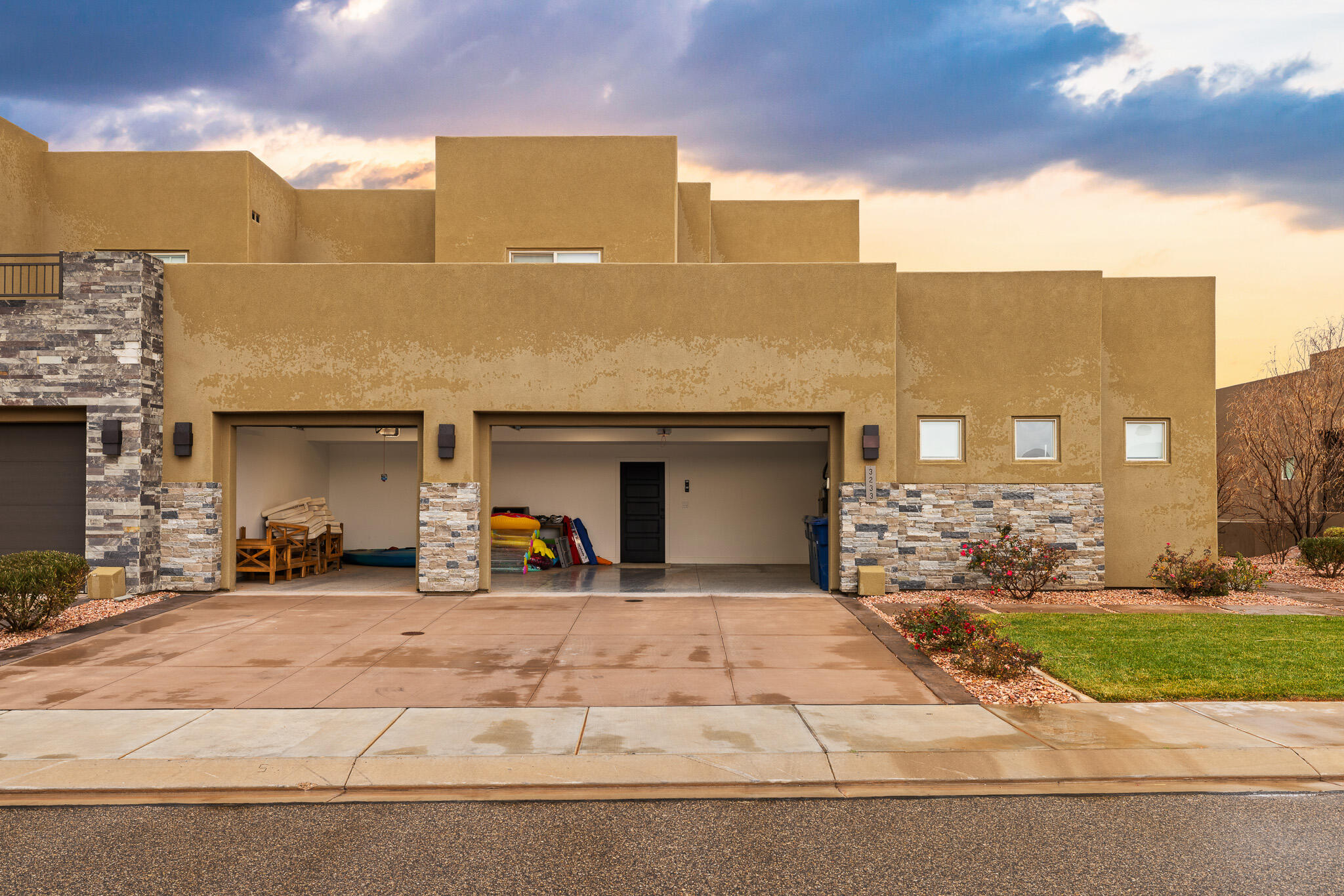 10 DIAGONAL CONDOS - Residential