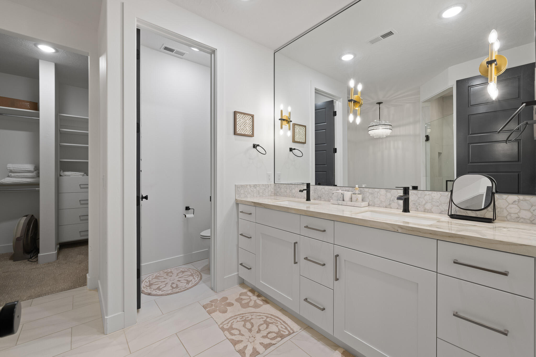 10 DIAGONAL CONDOS - Residential