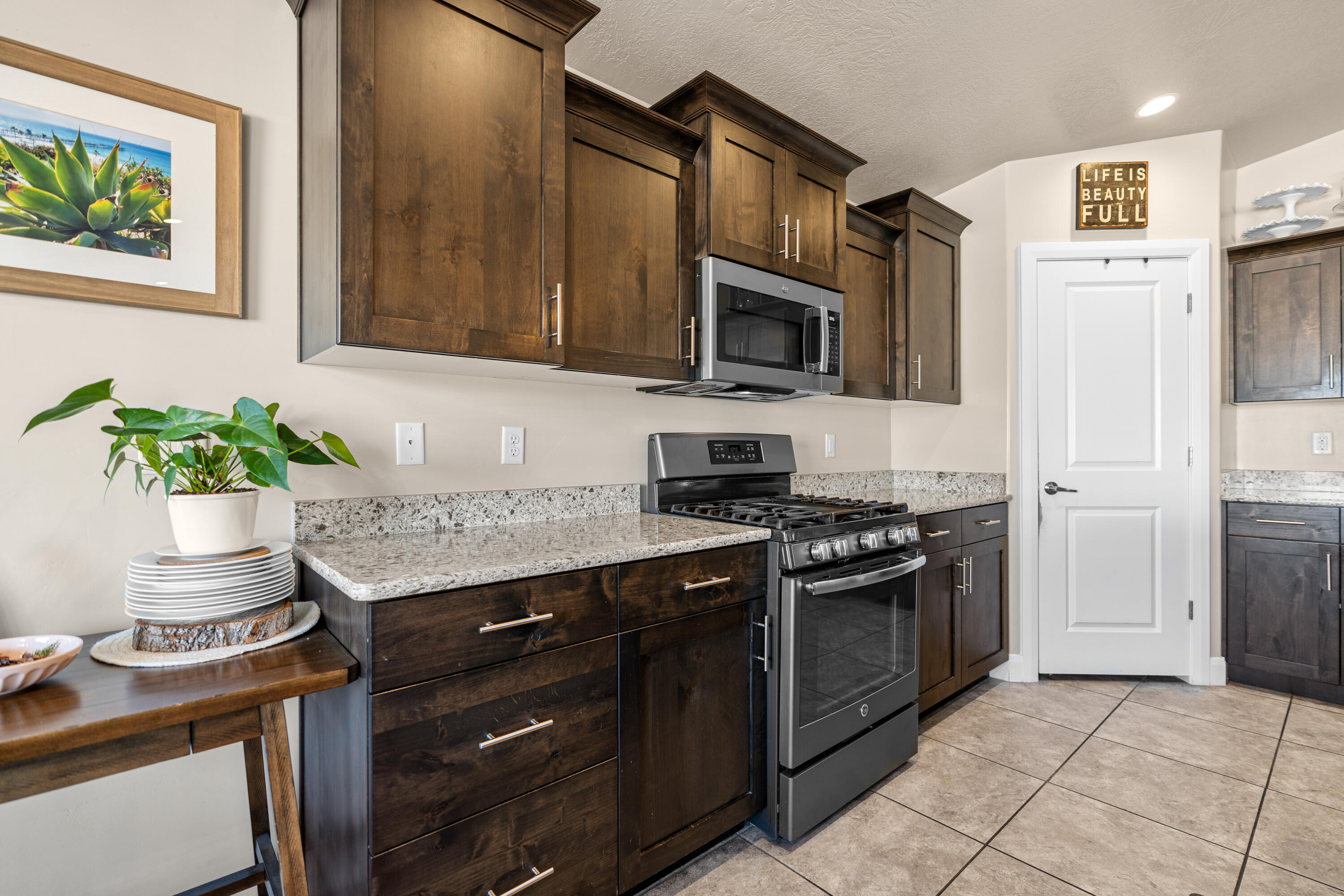 TUPELO ESTATES - Residential