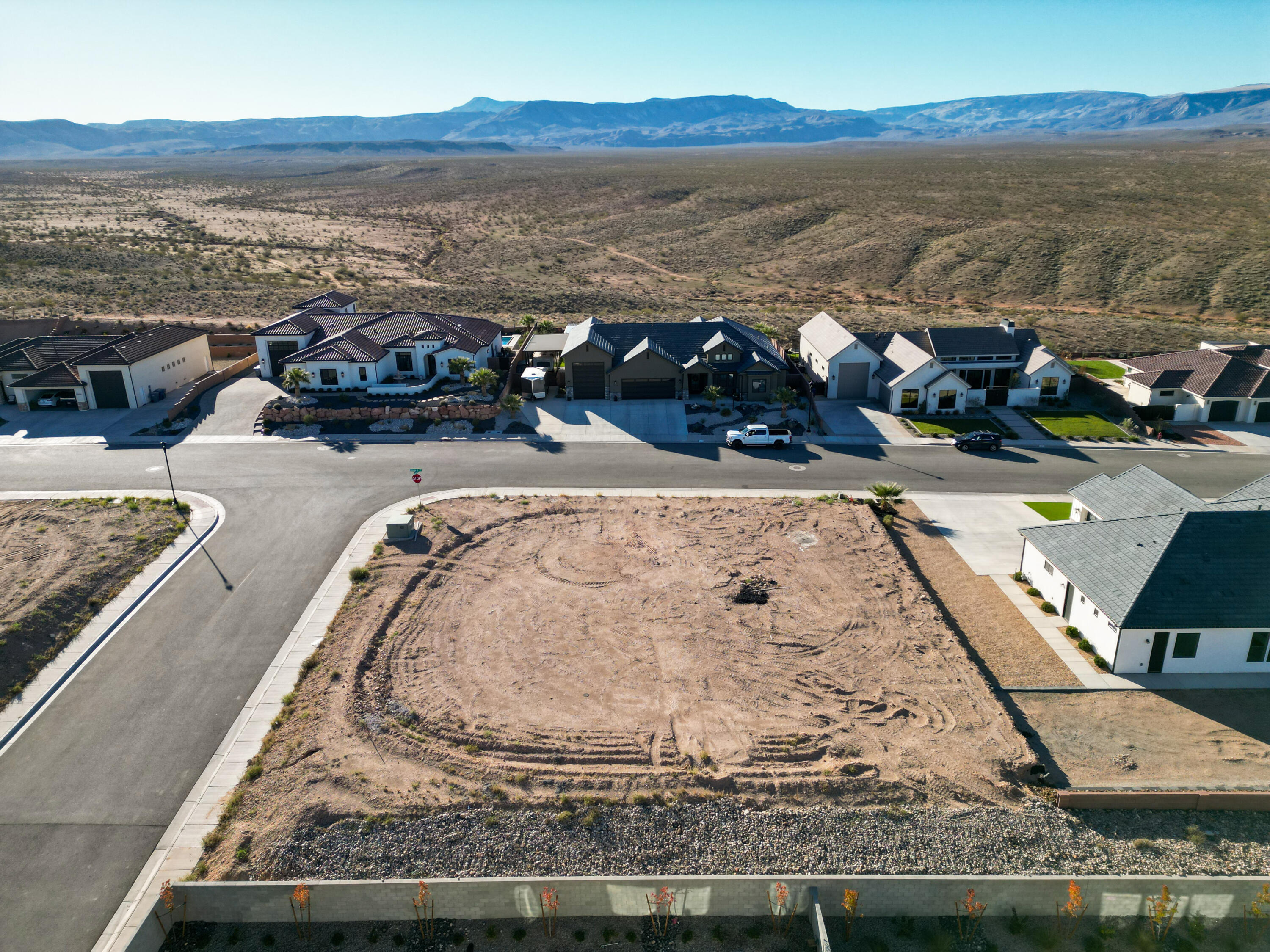 DESERT SOLACE - Land