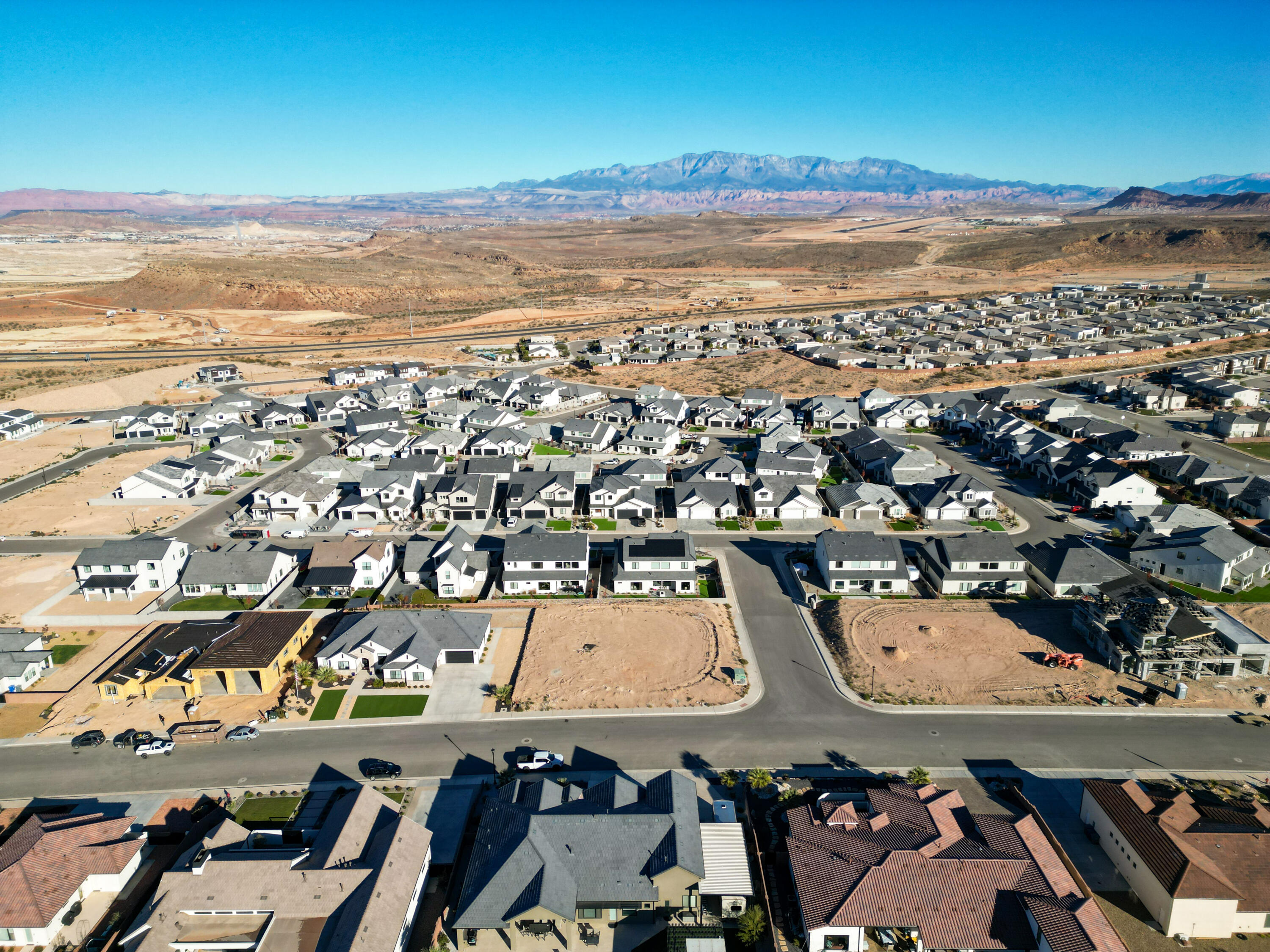 DESERT SOLACE - Land