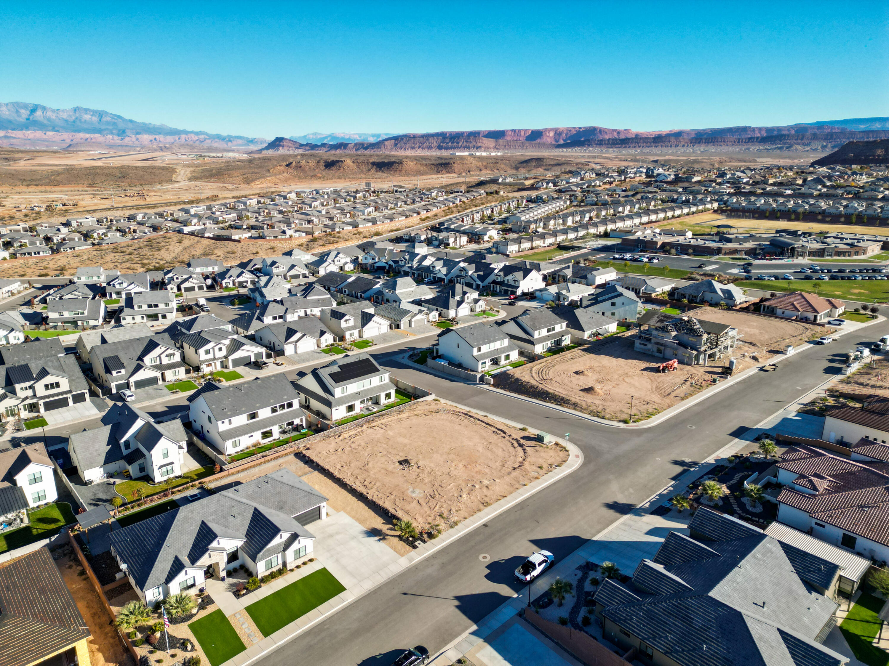 DESERT SOLACE - Land