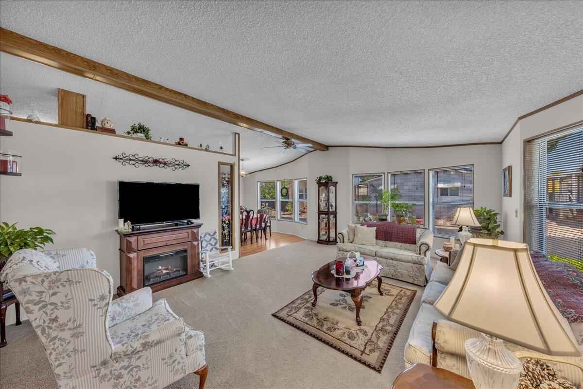 PARADISE PARK - Residential