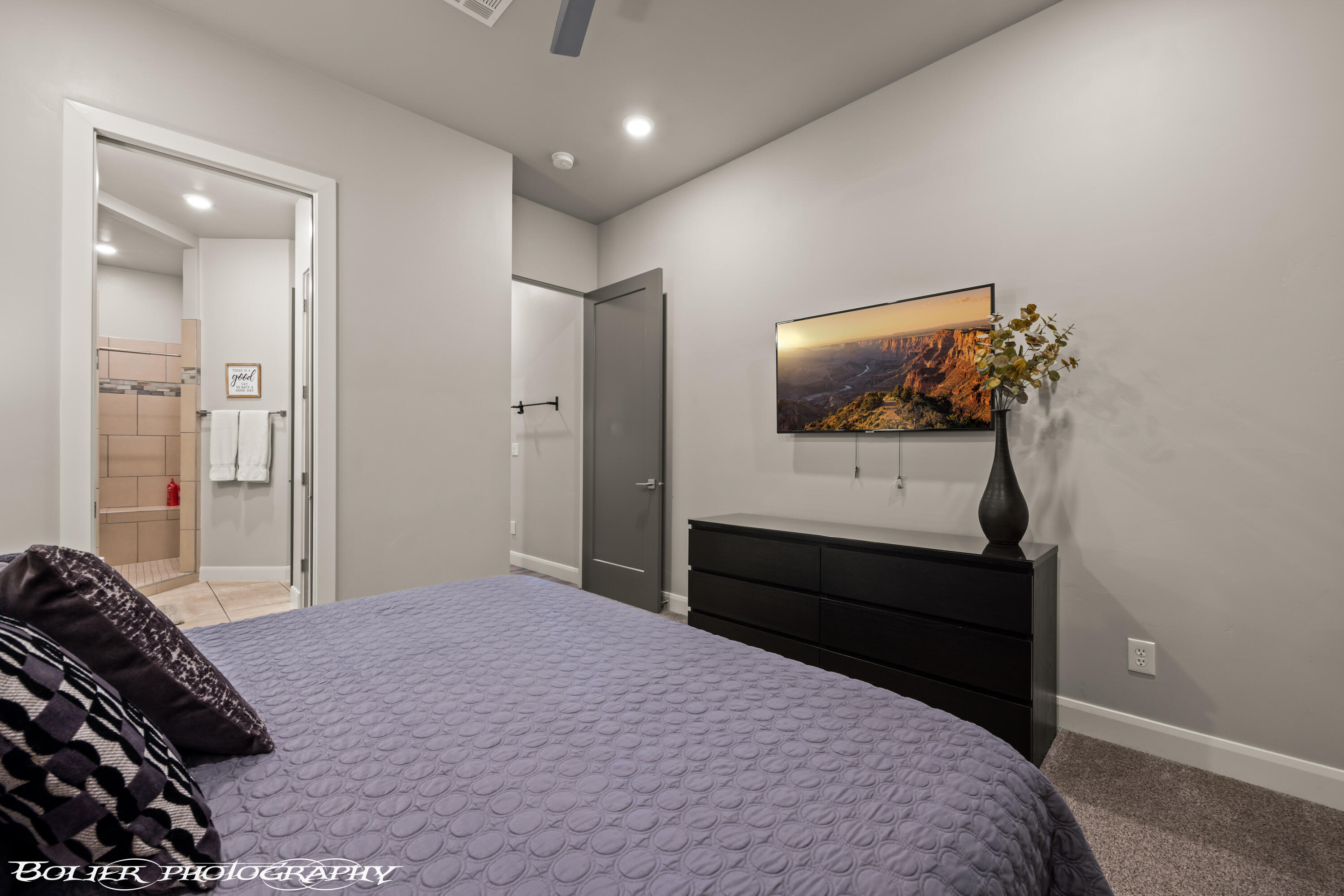 SOUTHGATE VIEWS - Residential