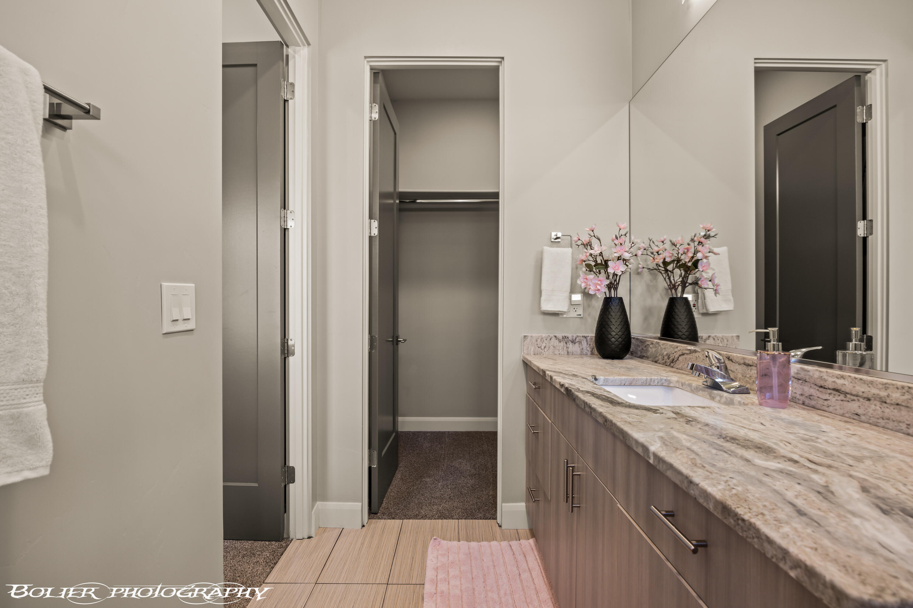 SOUTHGATE VIEWS - Residential