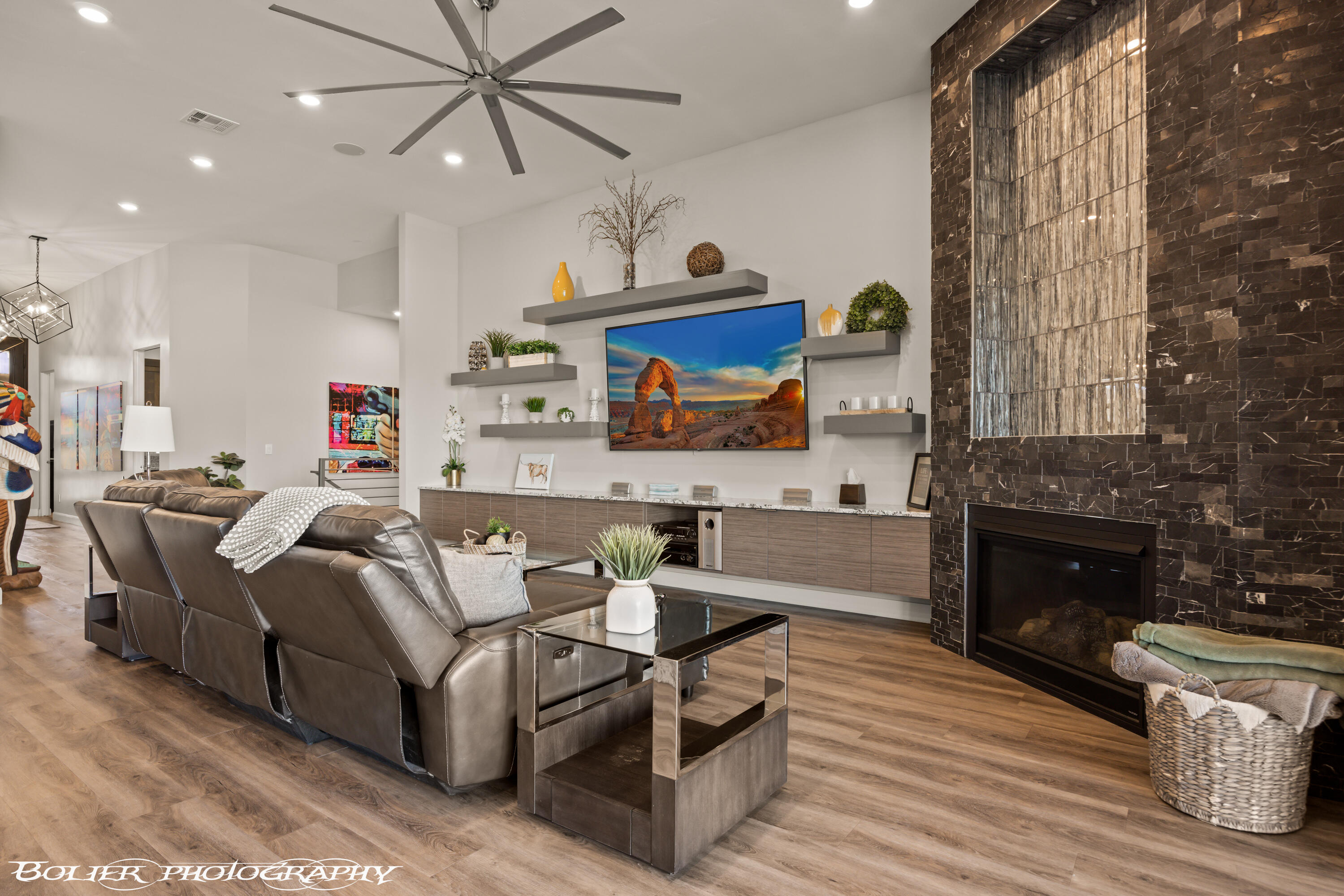 SOUTHGATE VIEWS - Residential