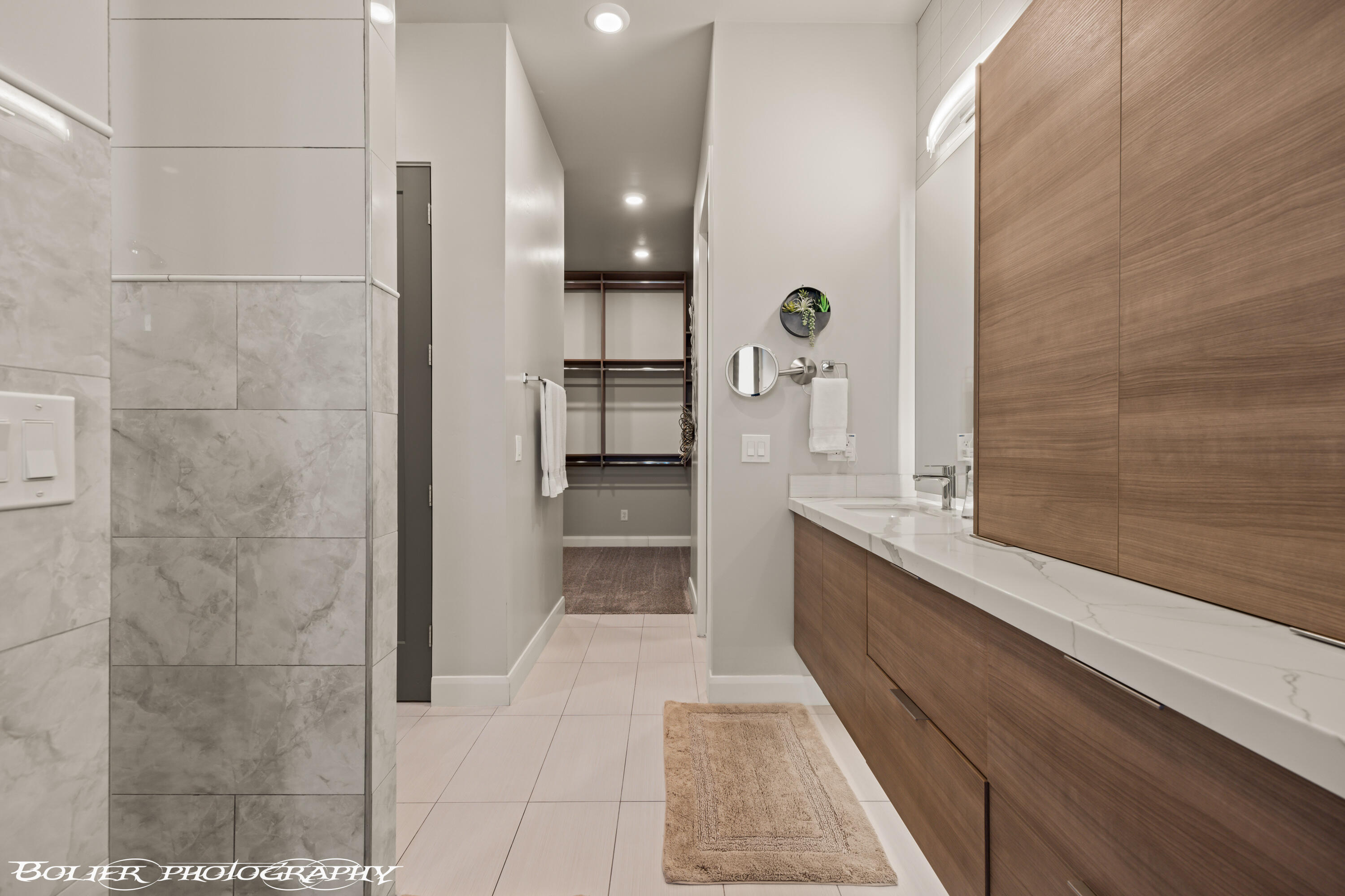 SOUTHGATE VIEWS - Residential