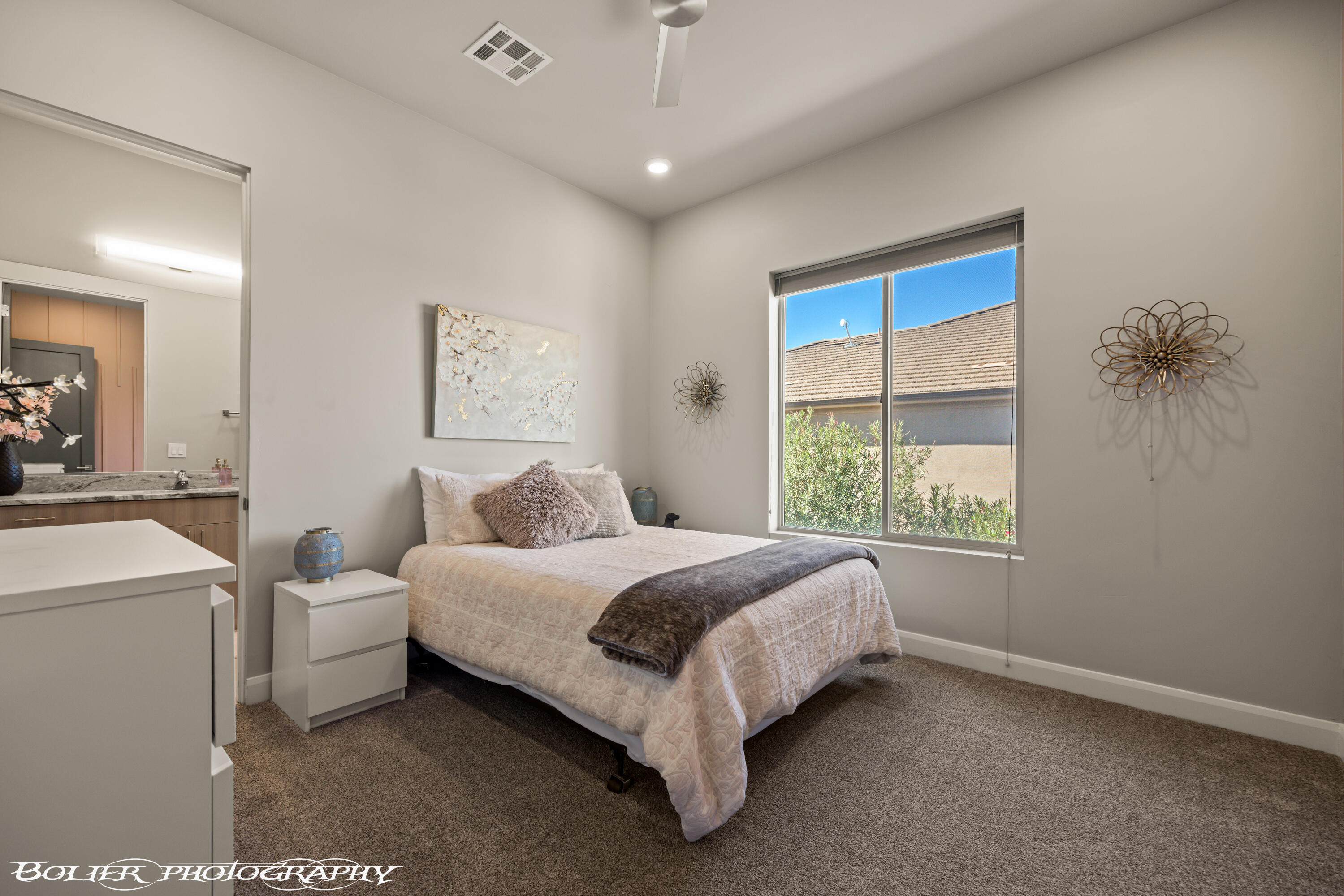 SOUTHGATE VIEWS - Residential