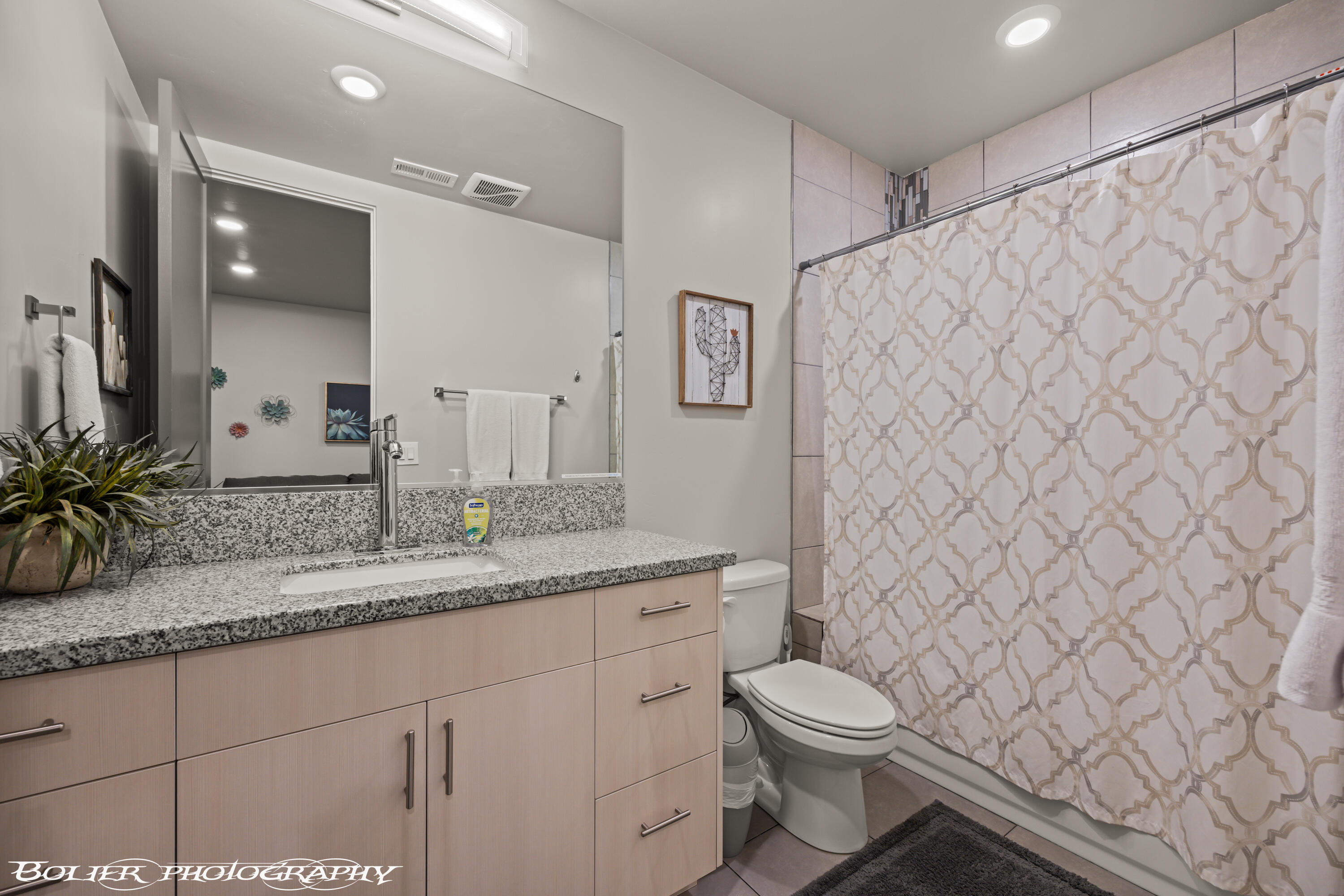 SOUTHGATE VIEWS - Residential