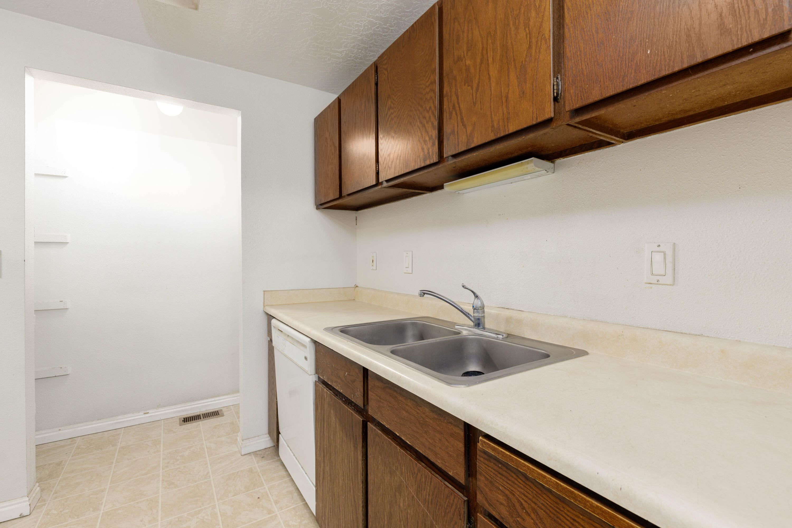 SPRINGTREE GARDENS CONDOS - Residential