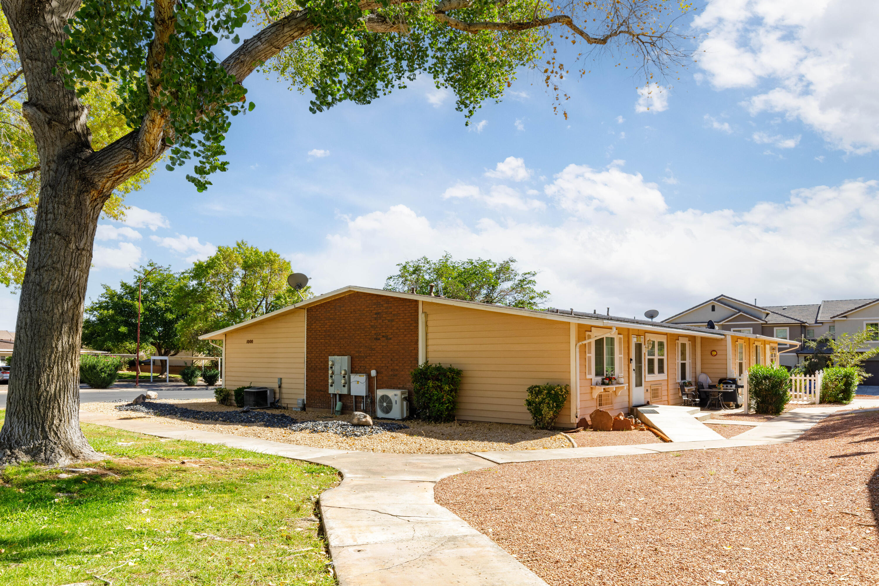 SPRINGTREE GARDENS CONDOS - Residential