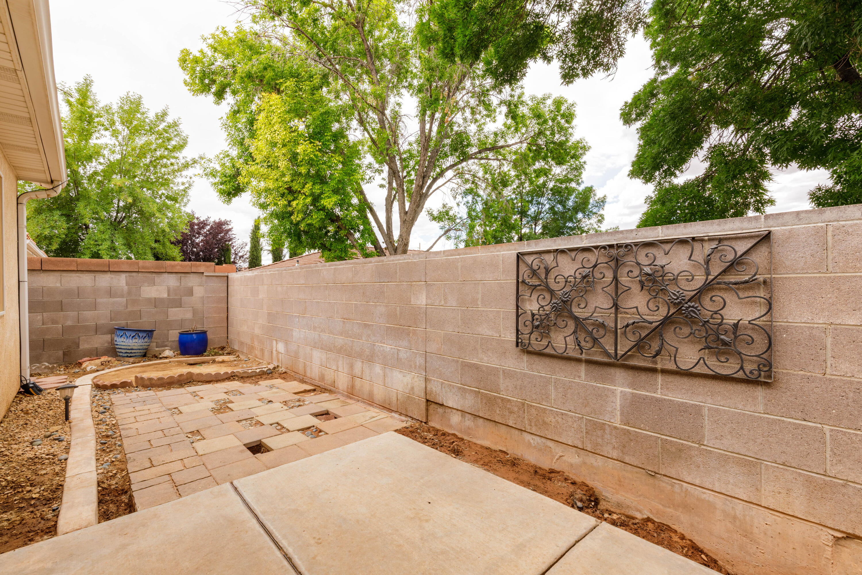 RIVER BREEZE TOWNHOMES - Residential