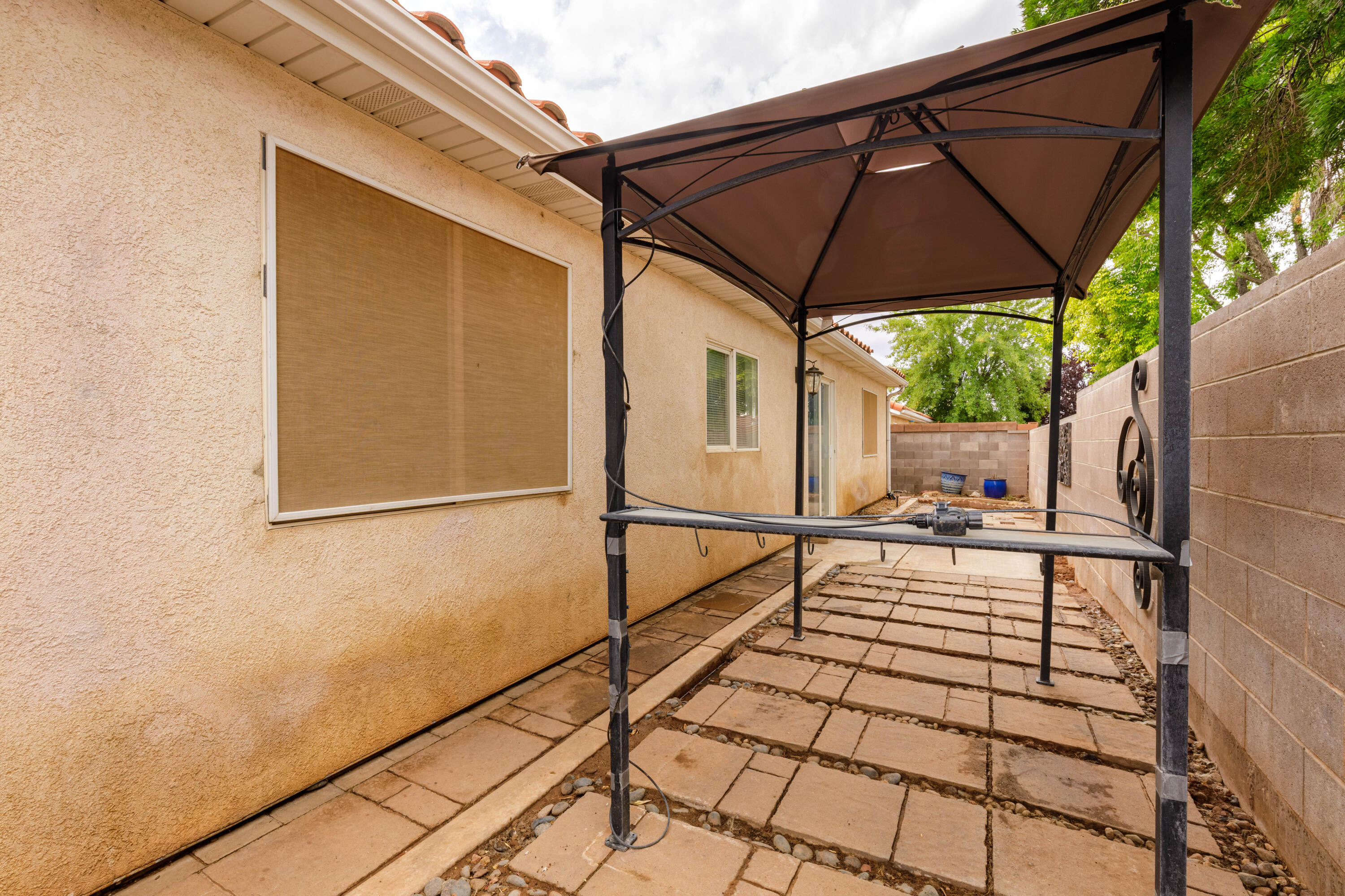 RIVER BREEZE TOWNHOMES - Residential