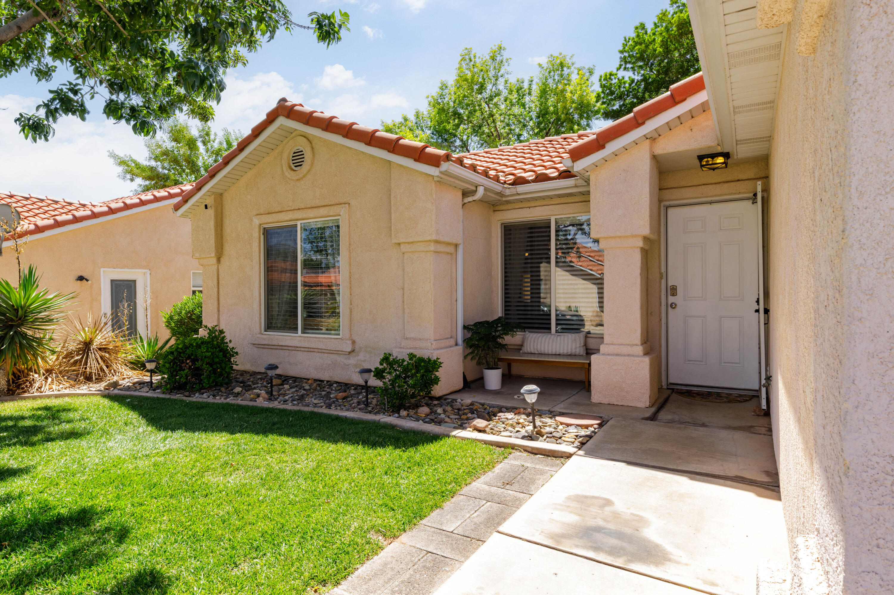 RIVER BREEZE TOWNHOMES - Residential