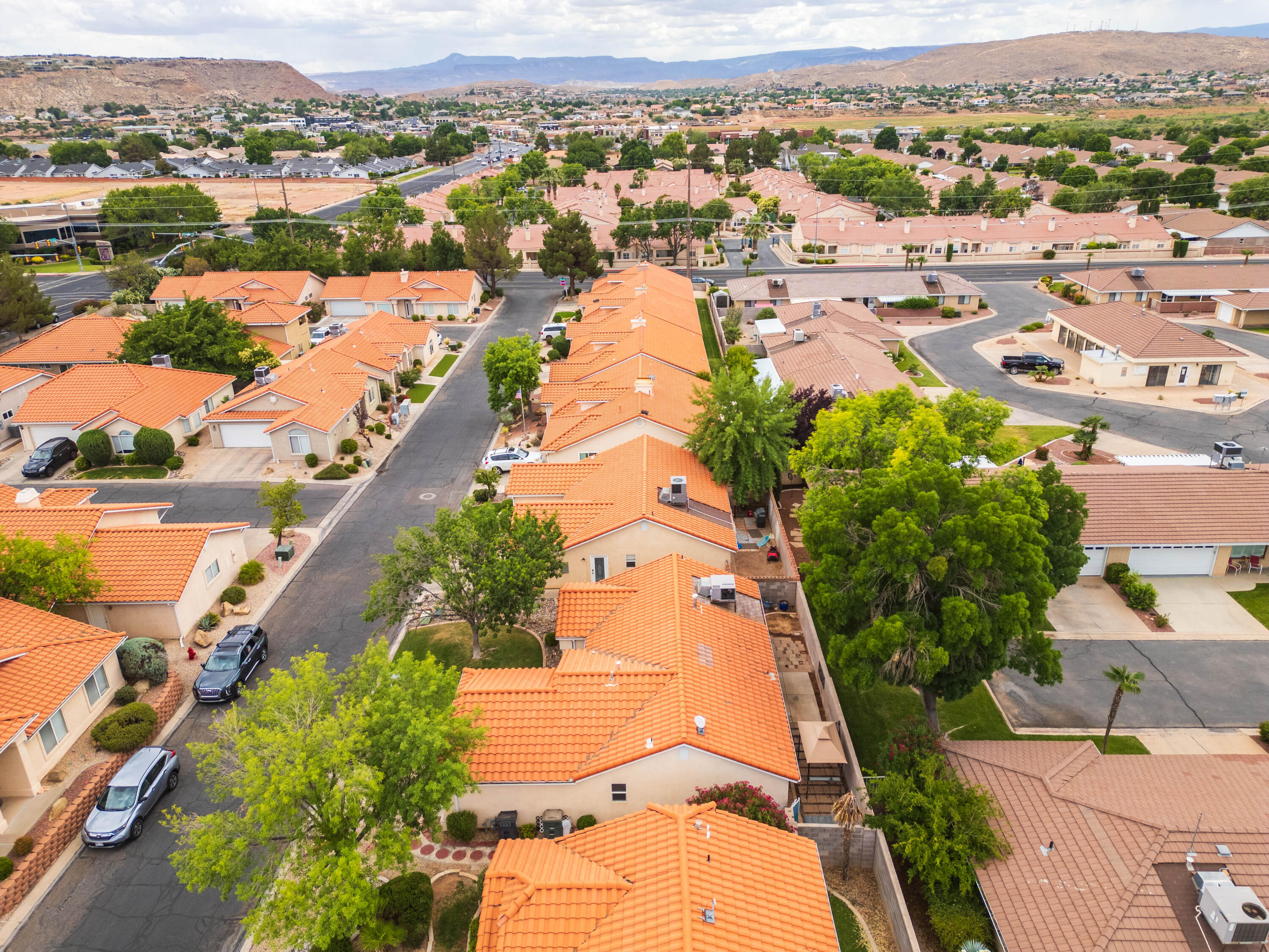 RIVER BREEZE TOWNHOMES - Residential