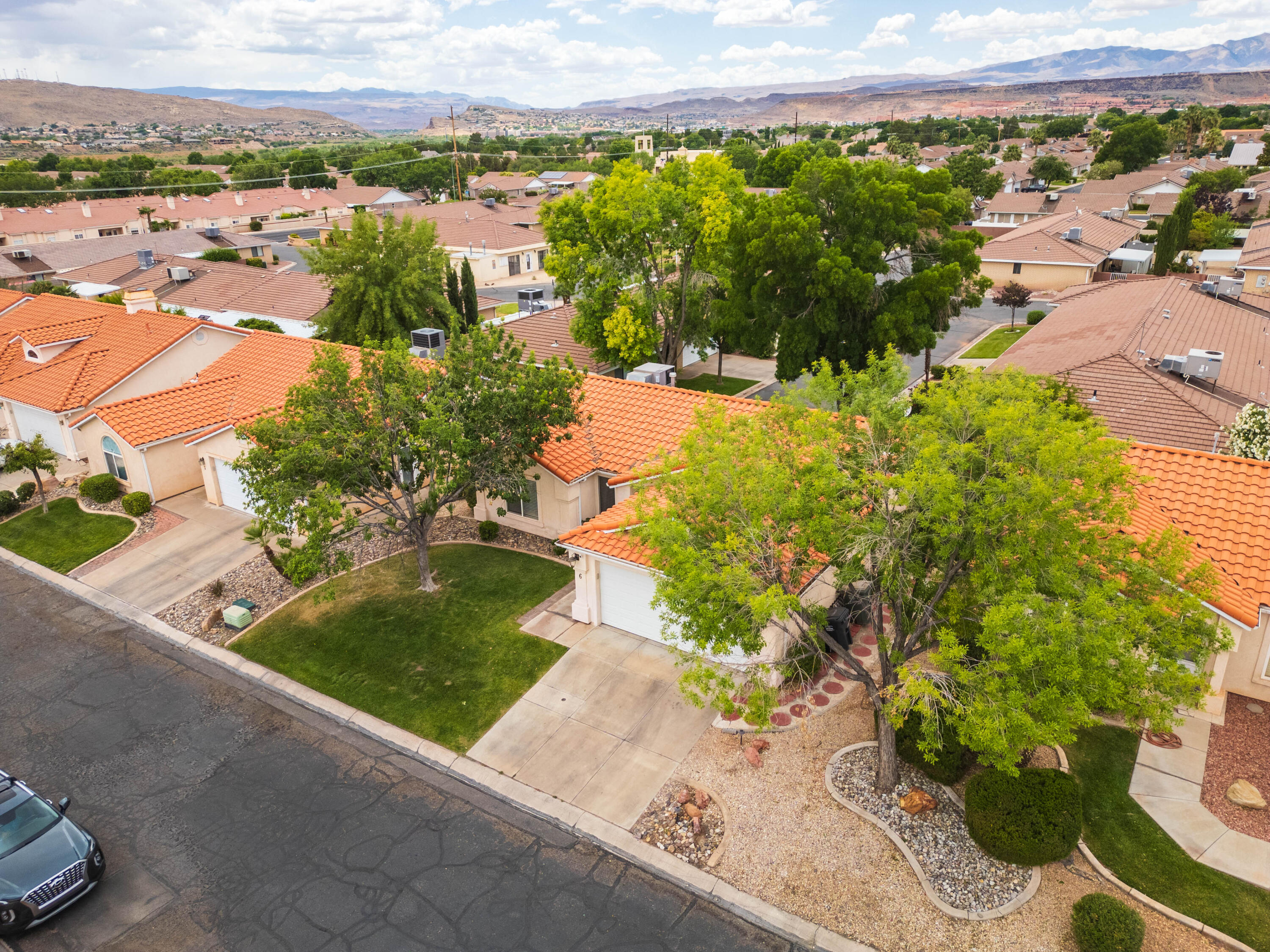 RIVER BREEZE TOWNHOMES - Residential