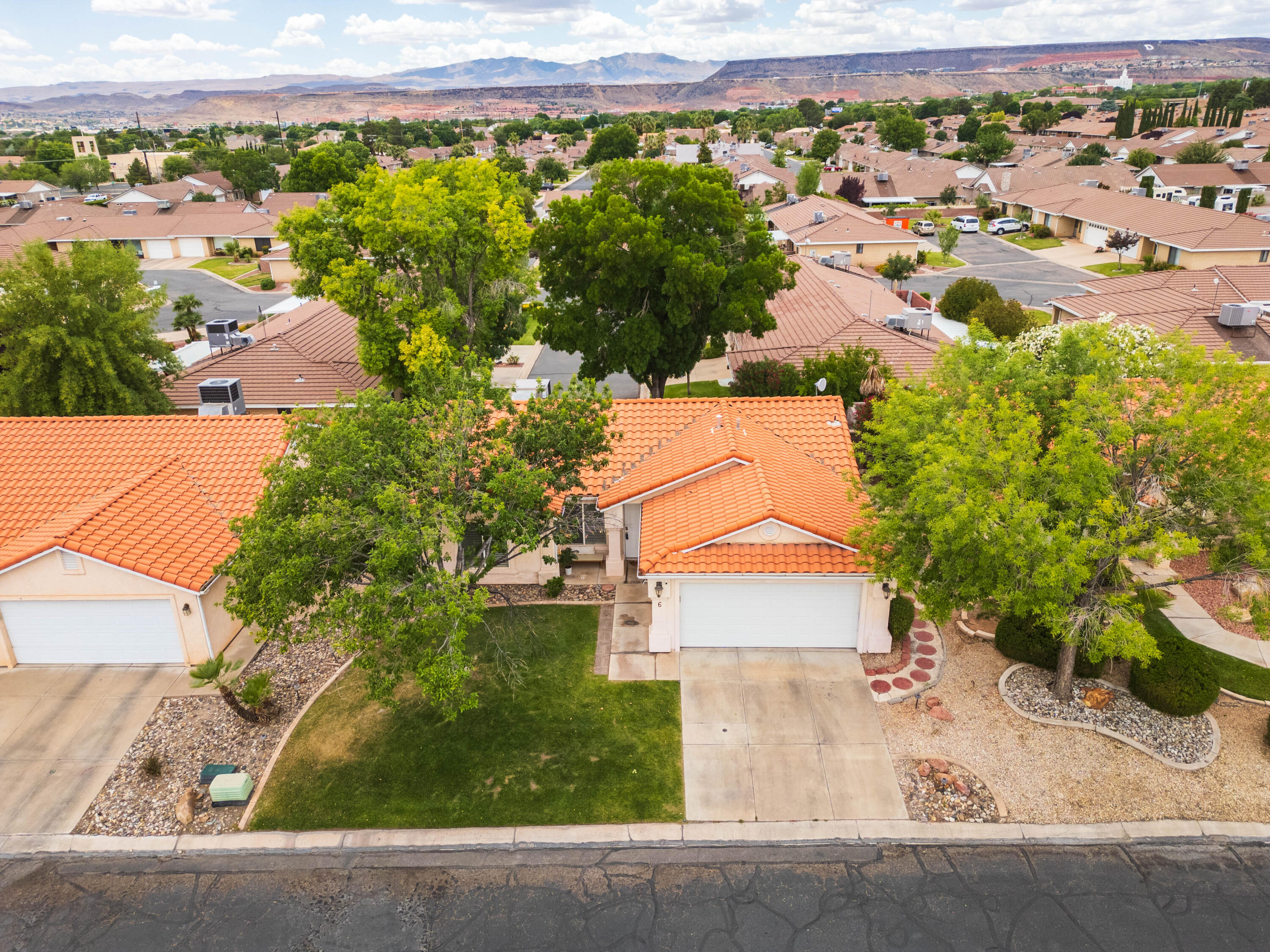 RIVER BREEZE TOWNHOMES - Residential