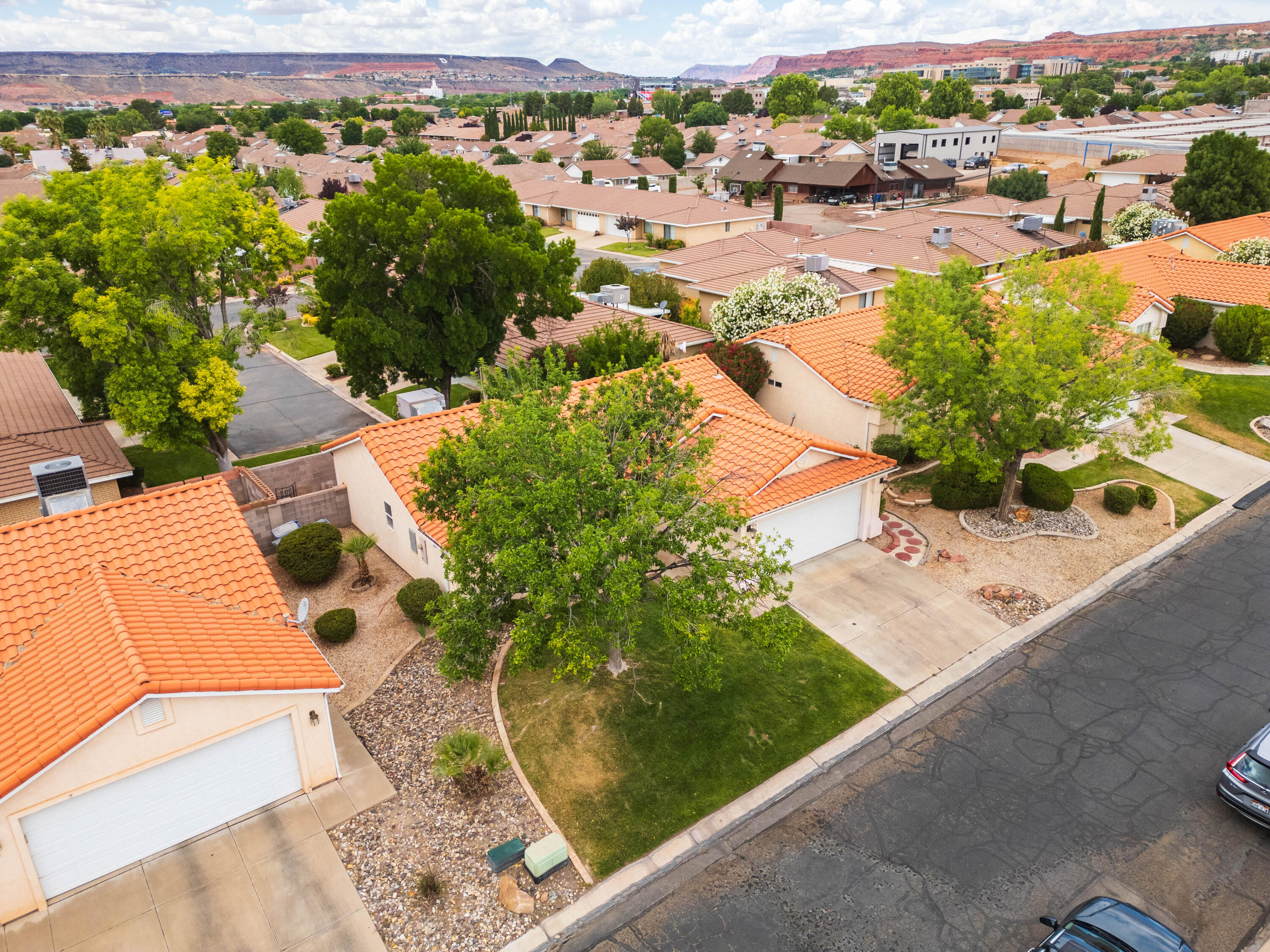 RIVER BREEZE TOWNHOMES - Residential