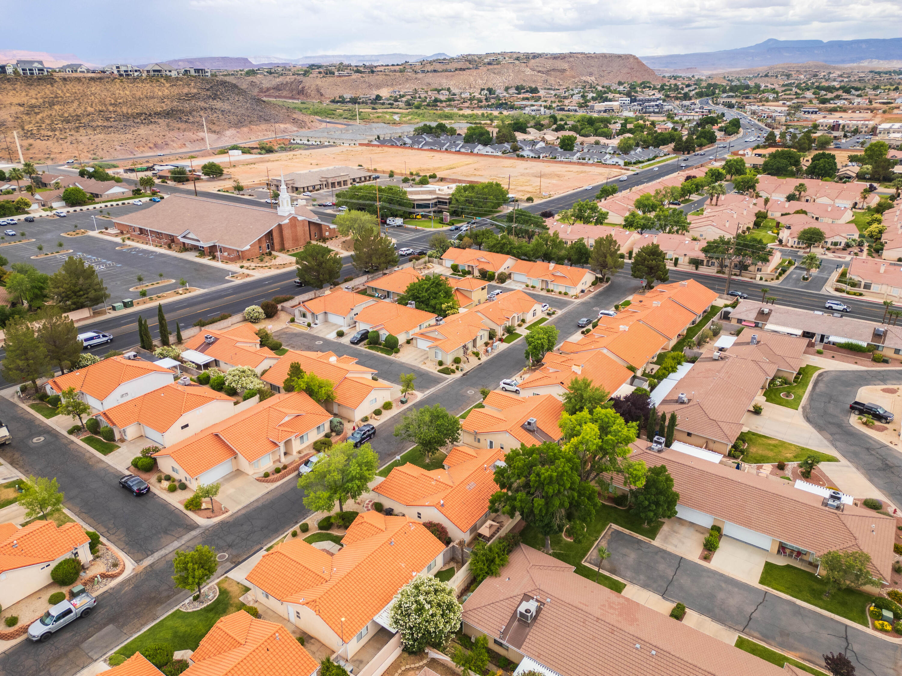 RIVER BREEZE TOWNHOMES - Residential