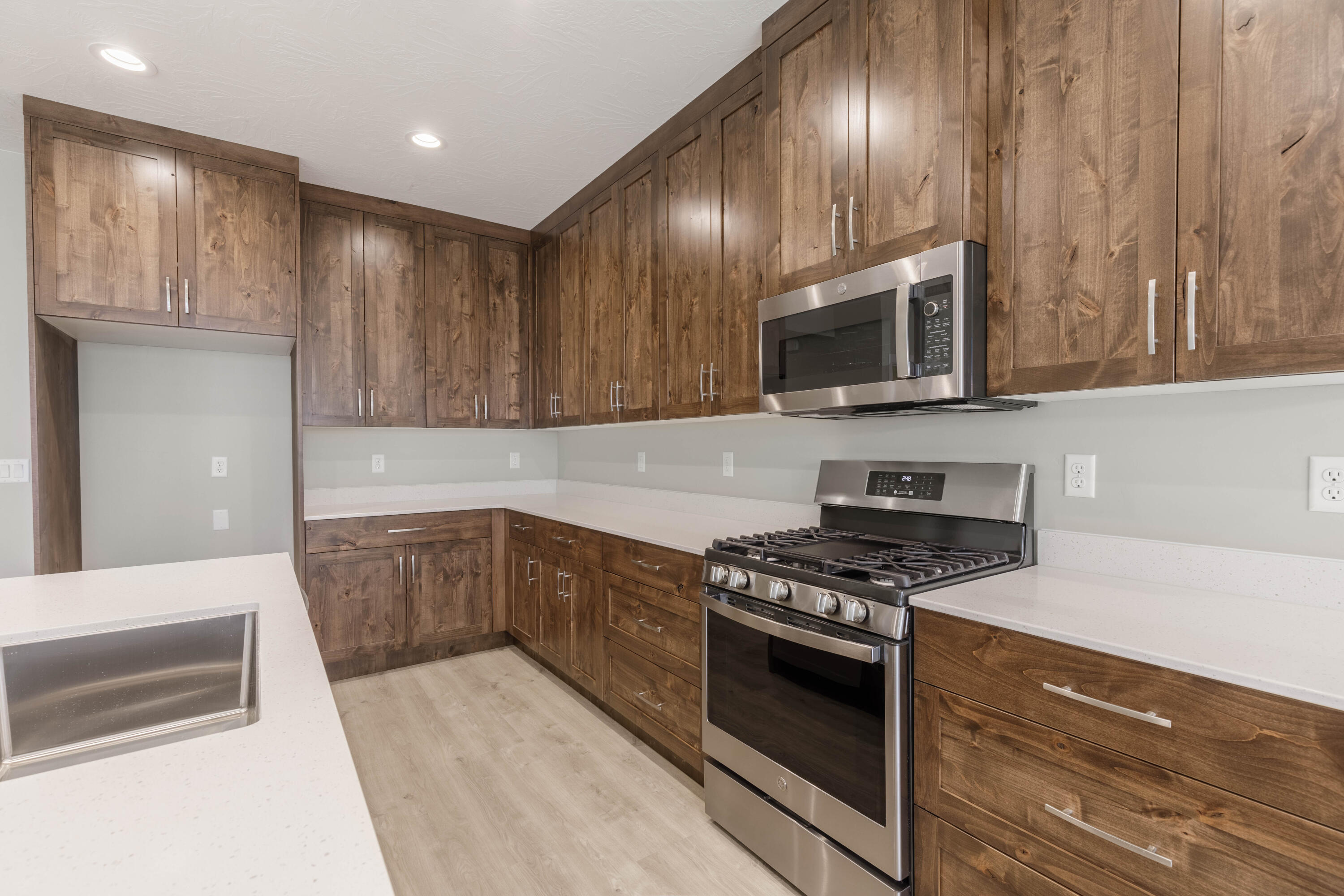 EAGLE POINTE - Residential