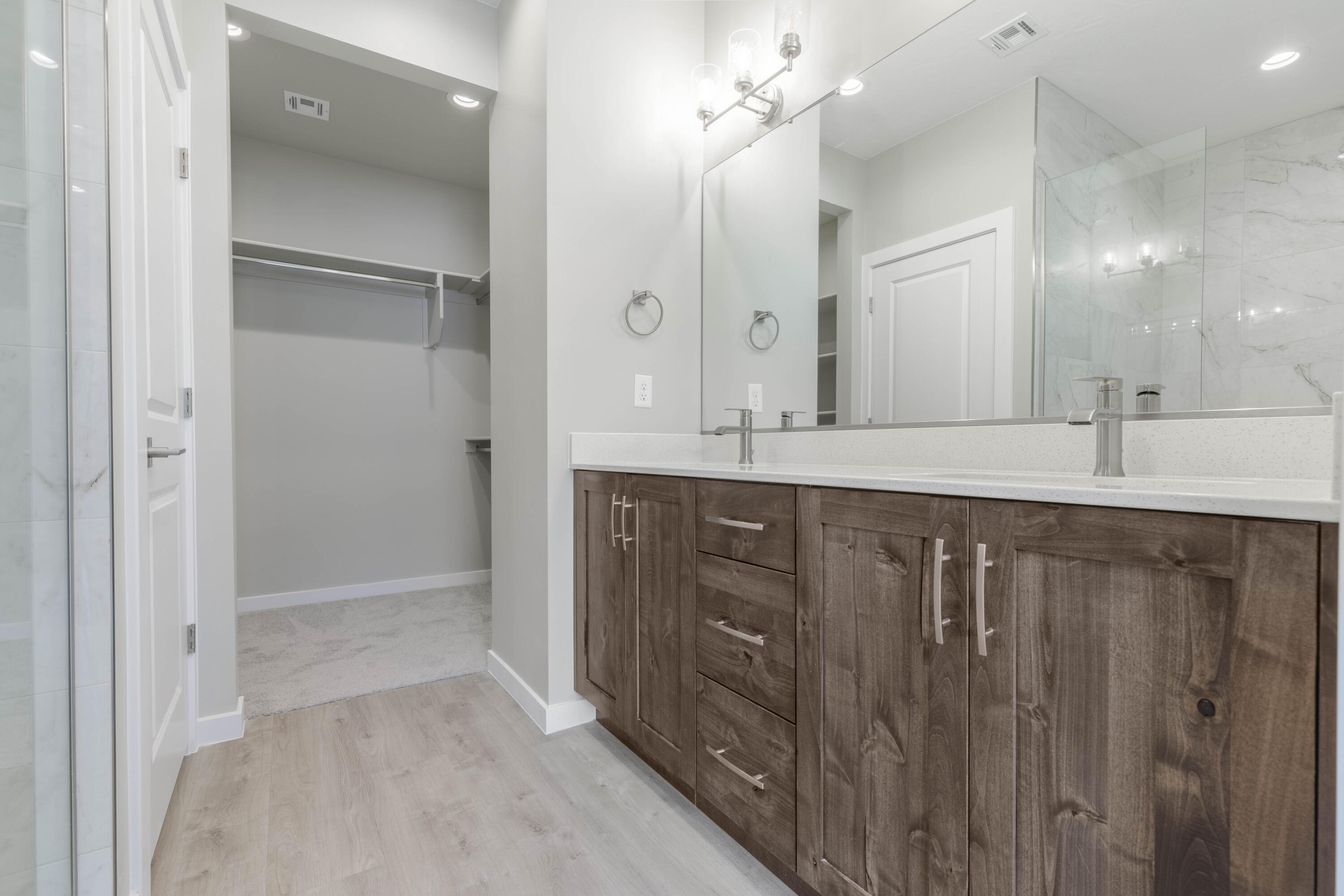 EAGLE POINTE - Residential