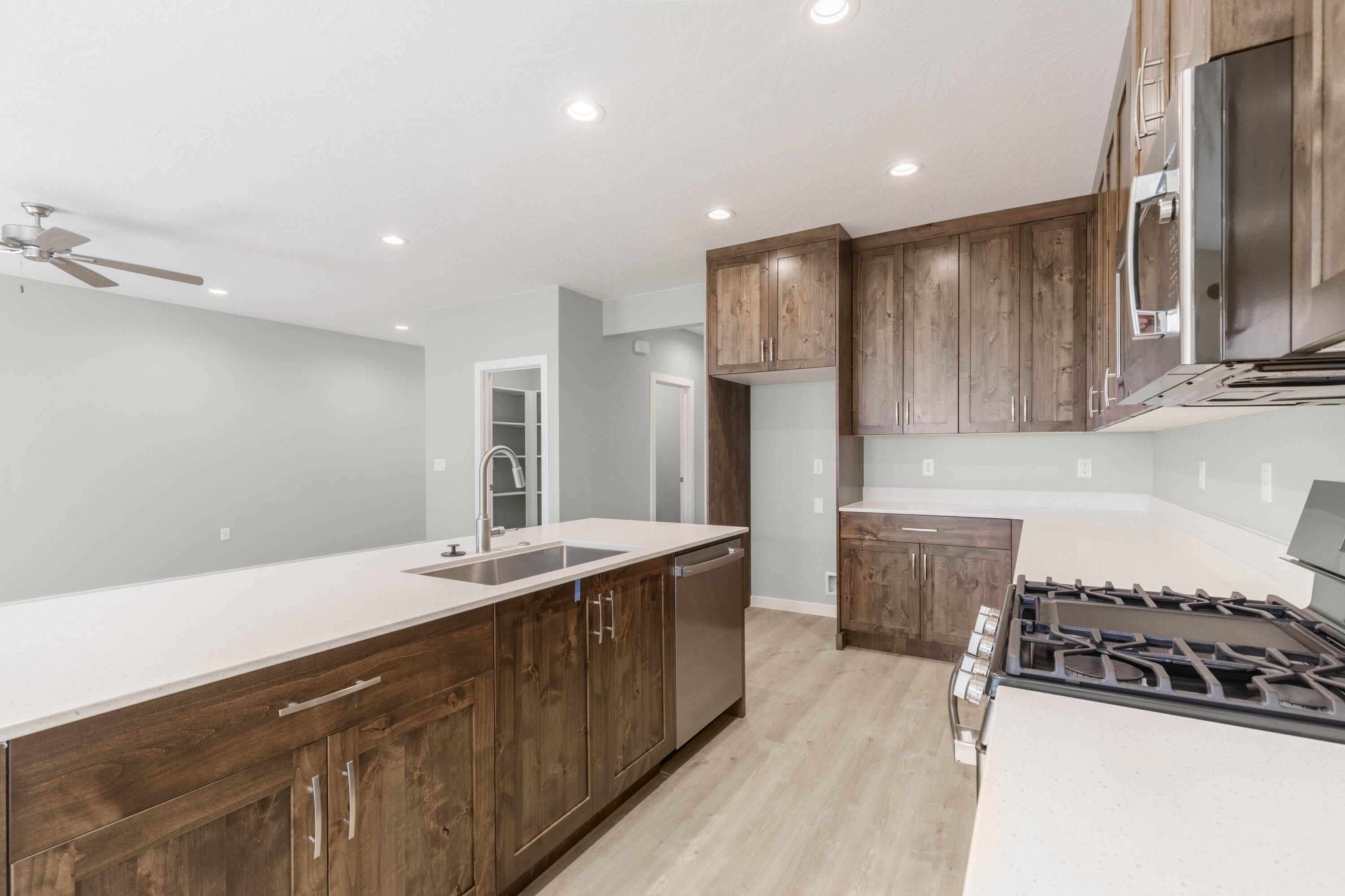 EAGLE POINTE - Residential