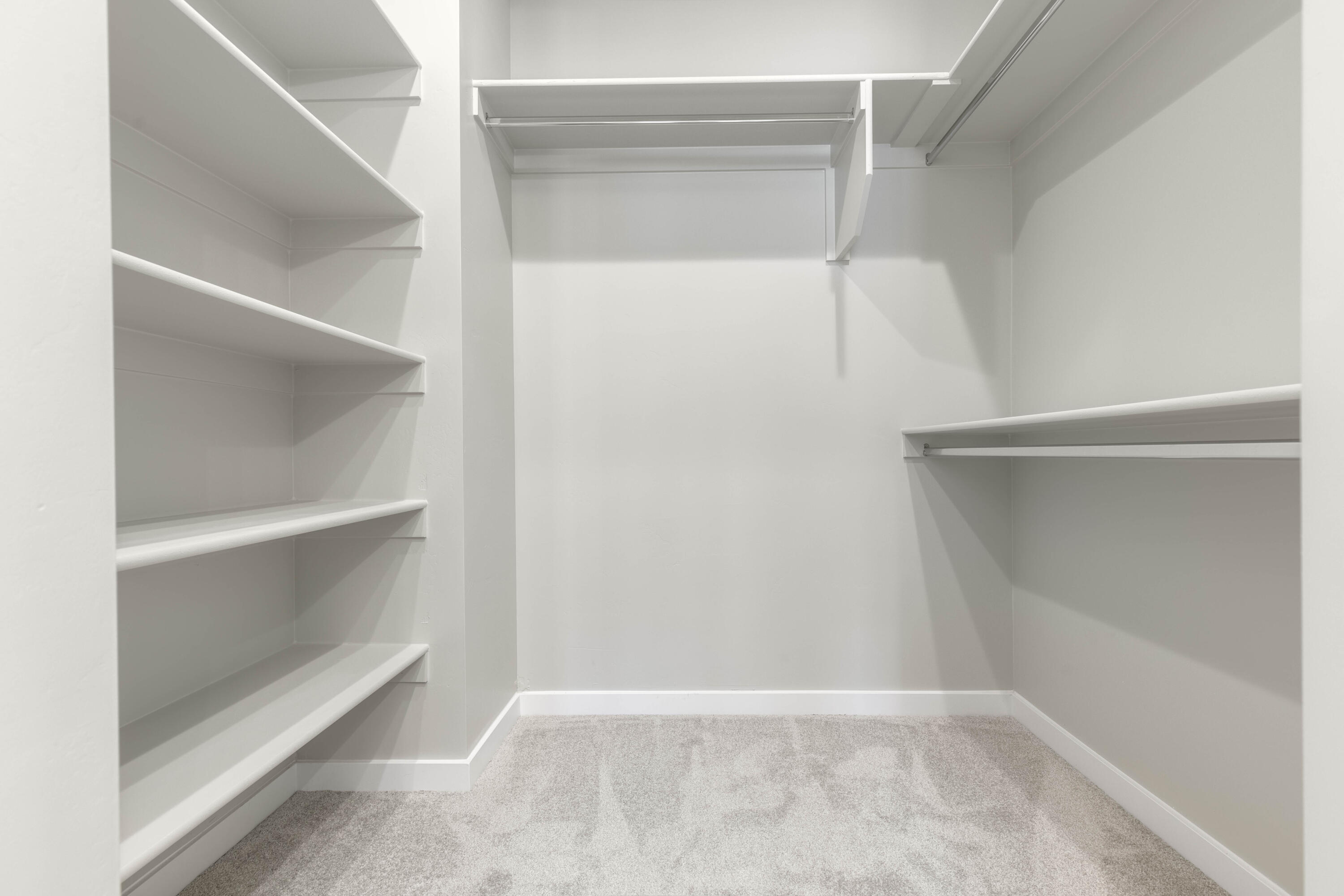 EAGLE POINTE - Residential