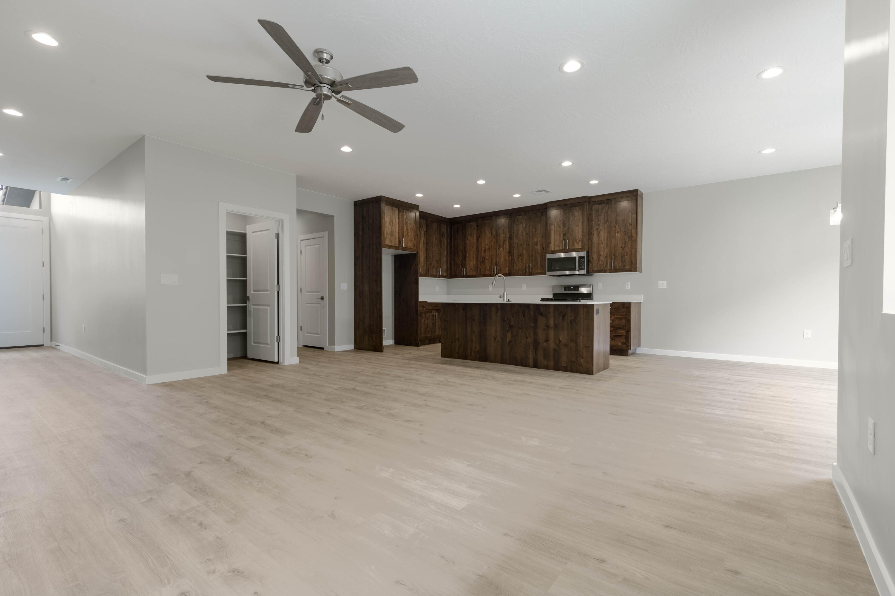 EAGLE POINTE - Residential