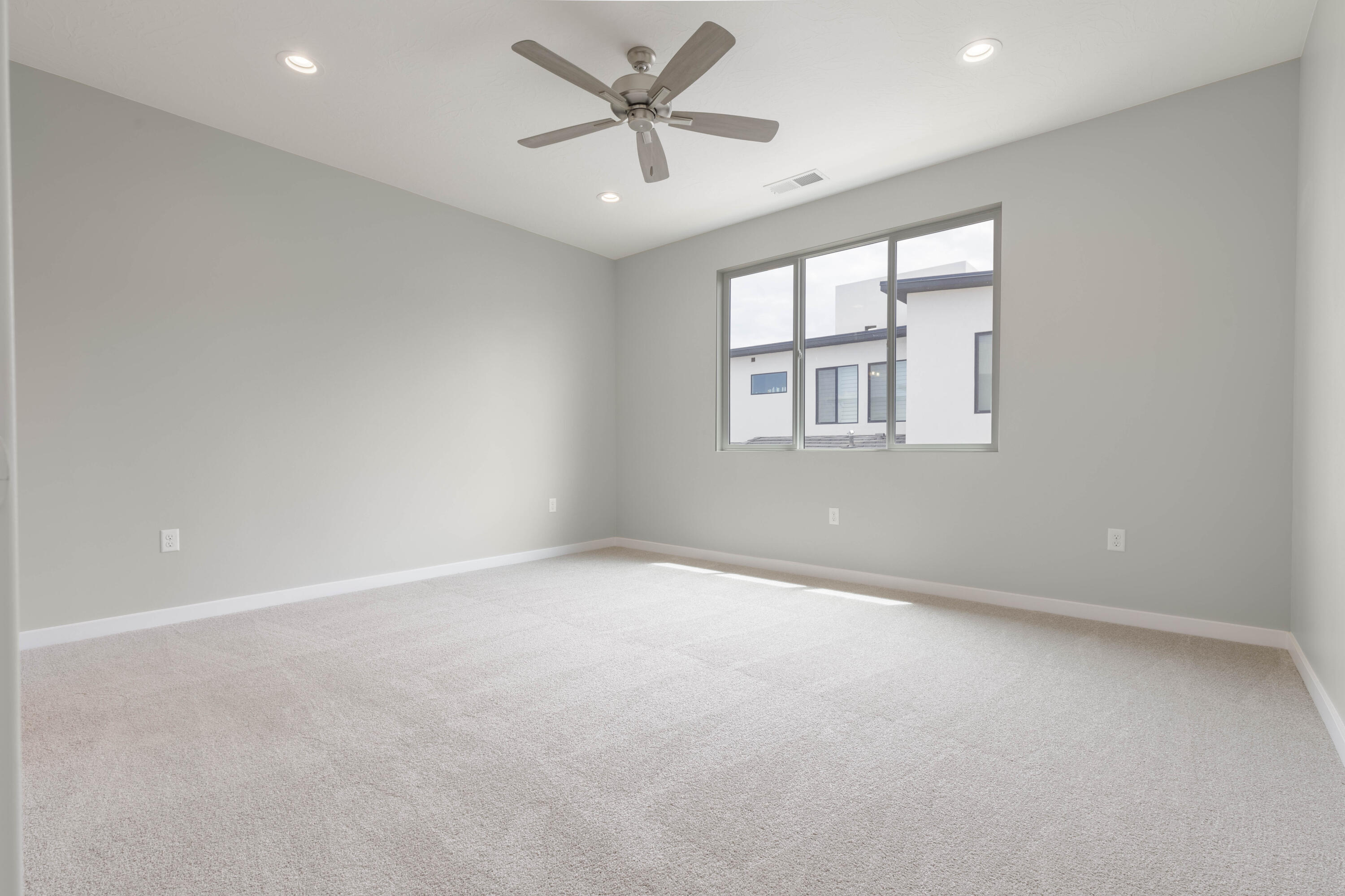 EAGLE POINTE - Residential