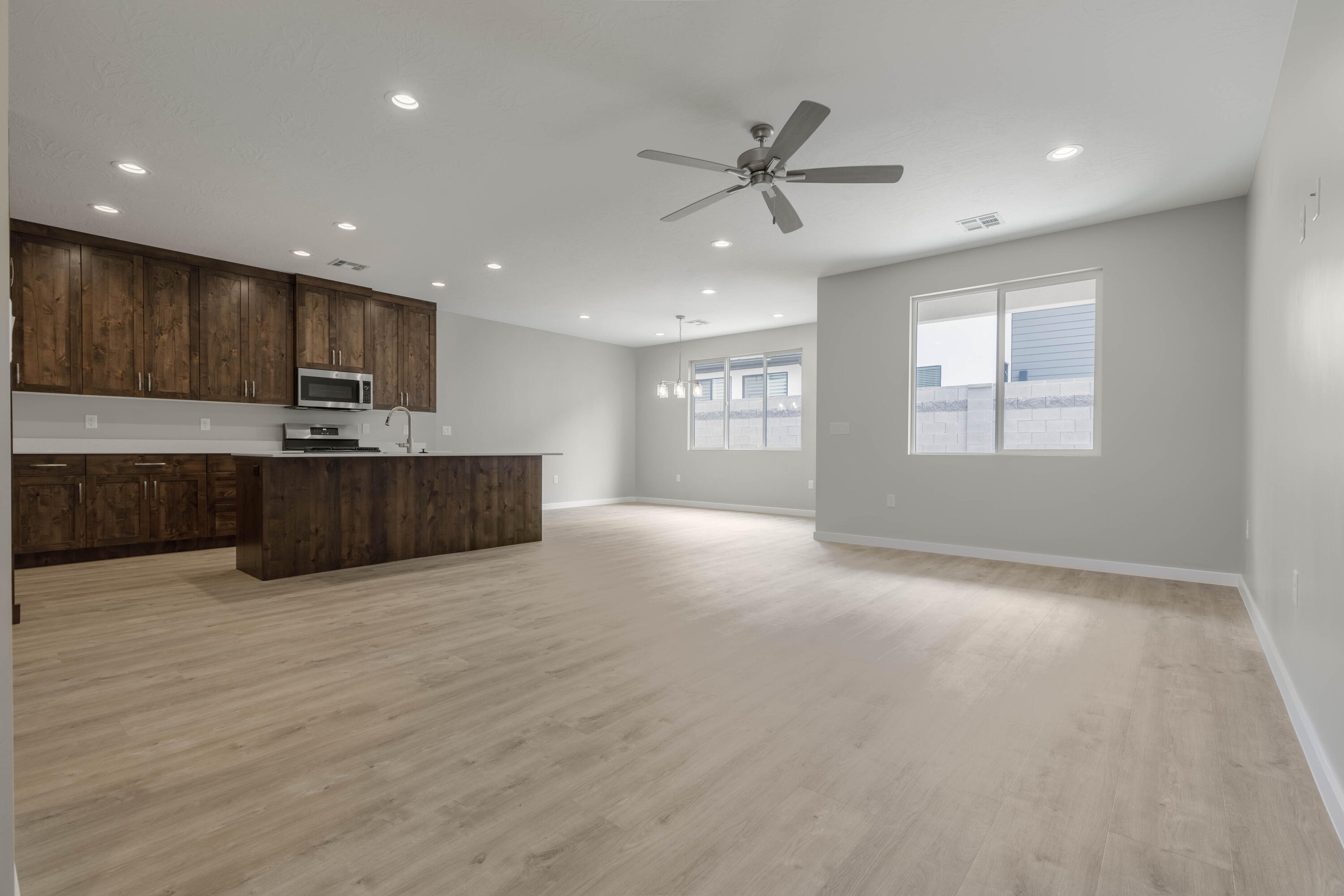 EAGLE POINTE - Residential