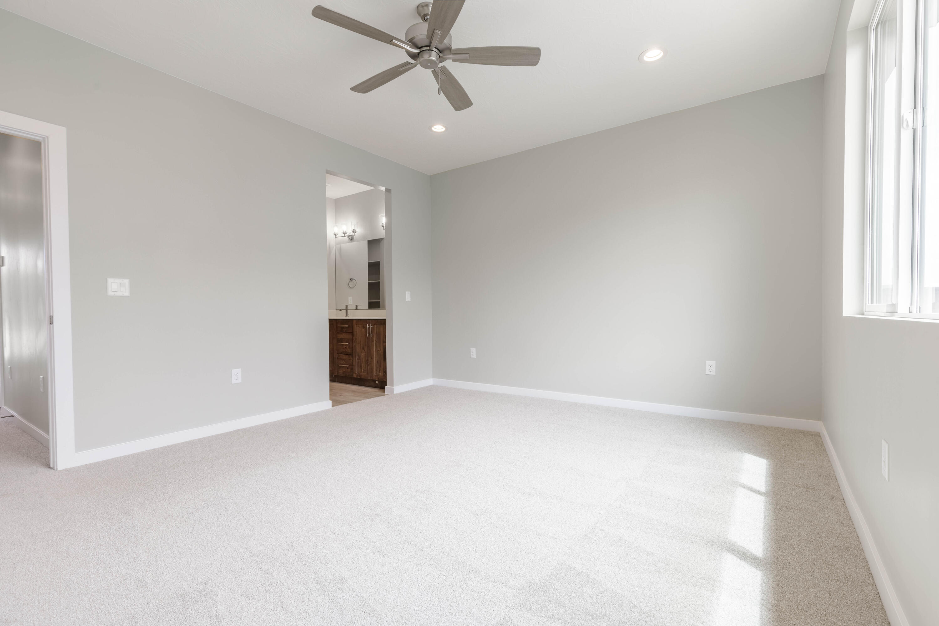 EAGLE POINTE - Residential