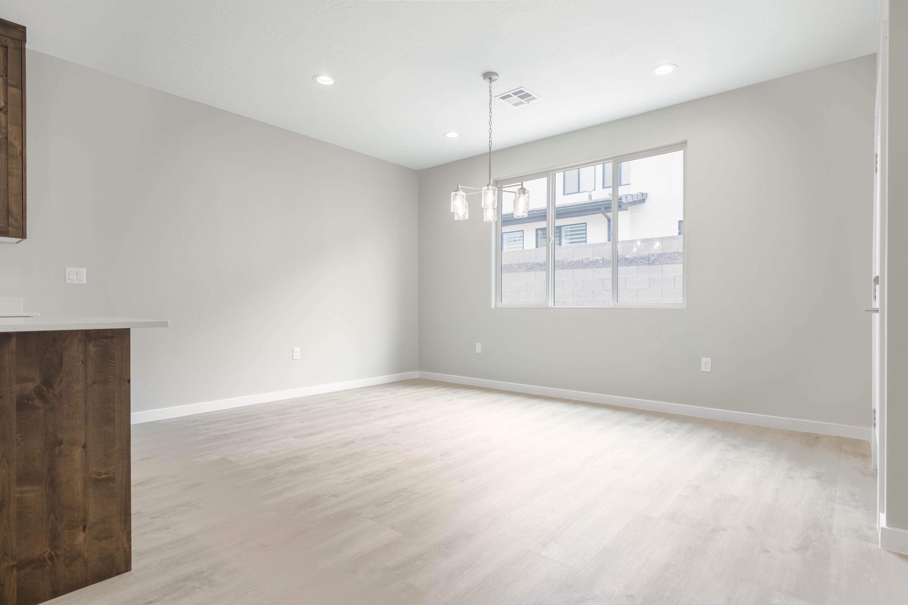 EAGLE POINTE - Residential