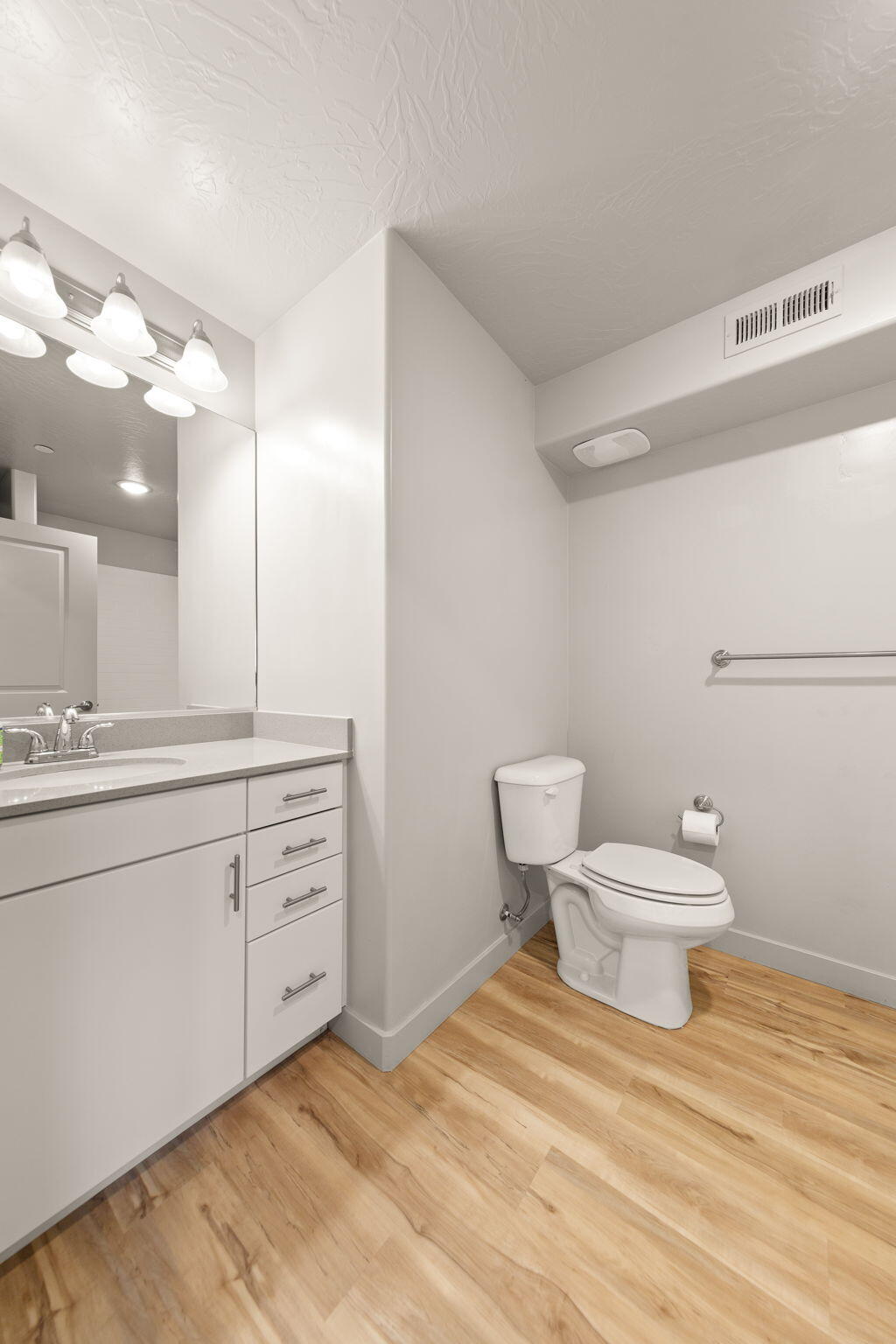 RED VISTA CONDO - Residential