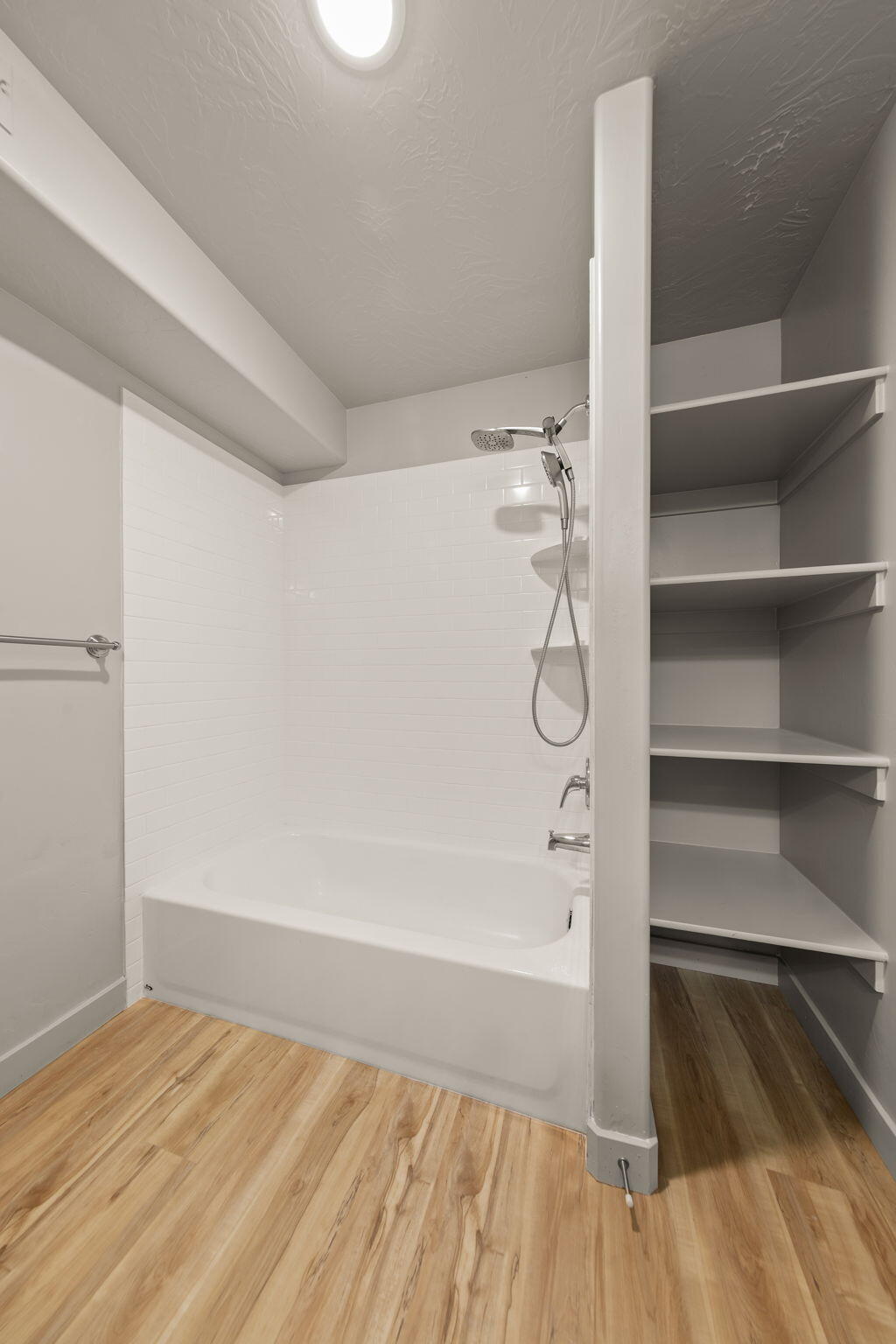 RED VISTA CONDO - Residential