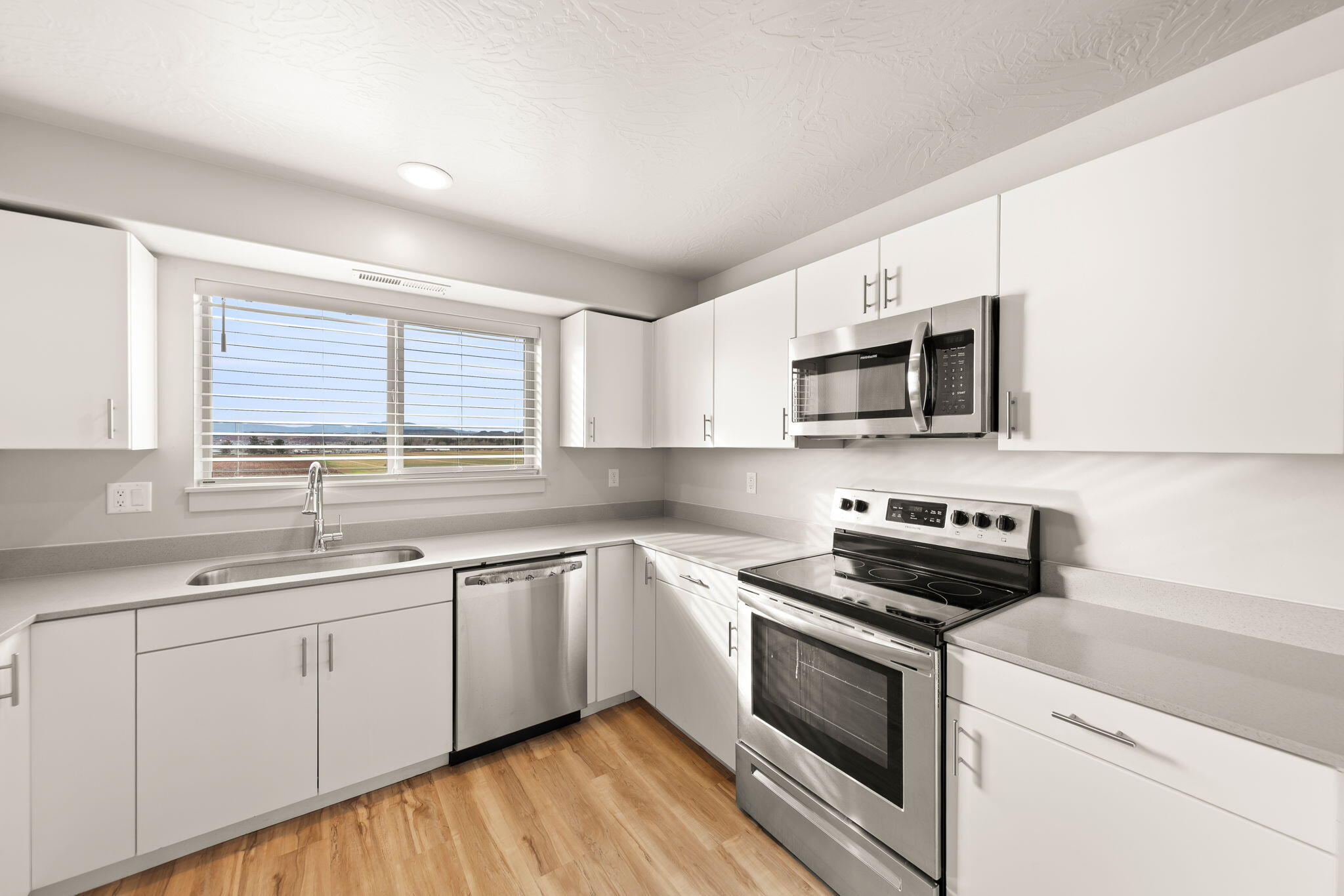 RED VISTA CONDO - Residential