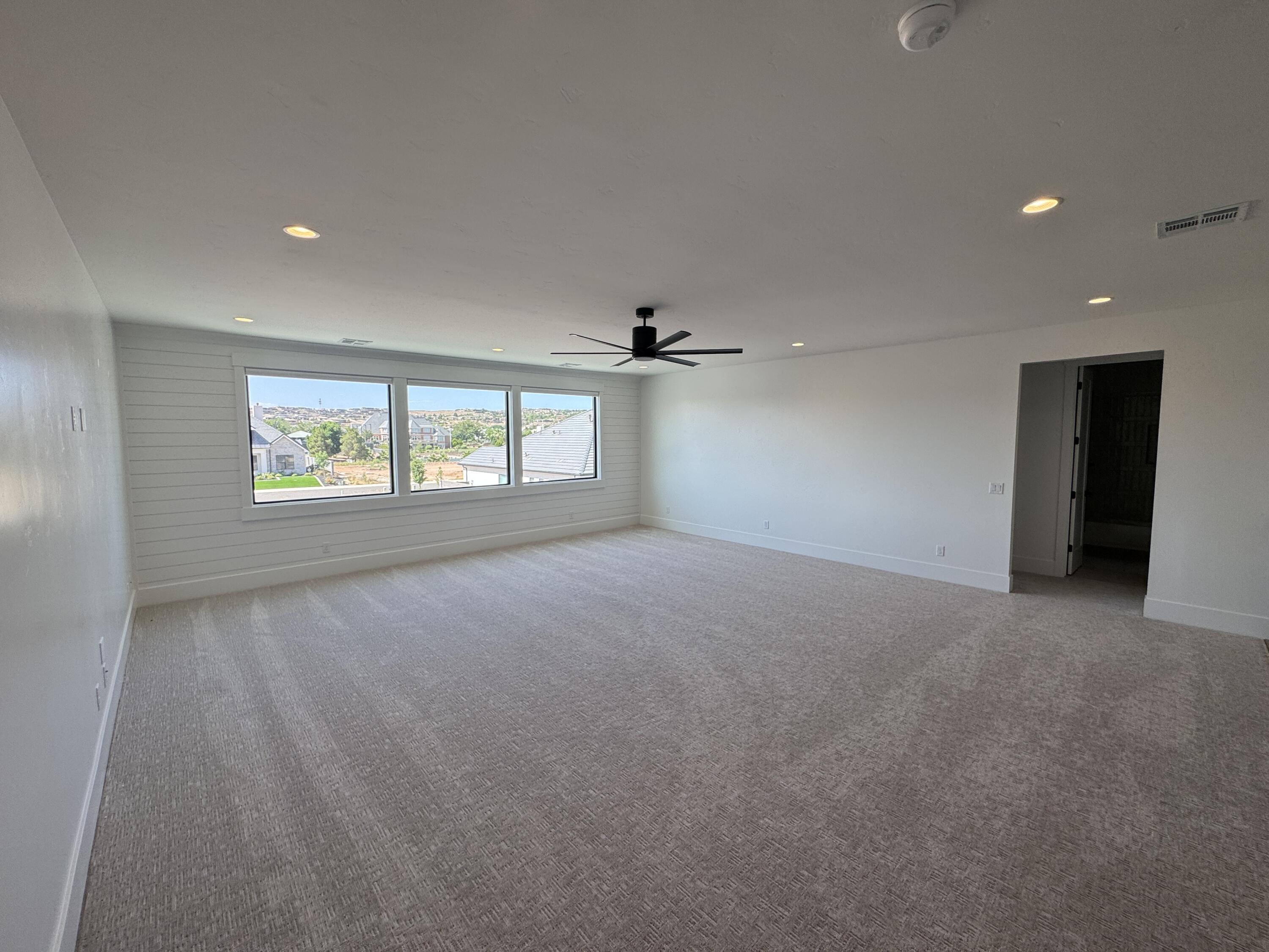 MOORLAND PARK - Residential