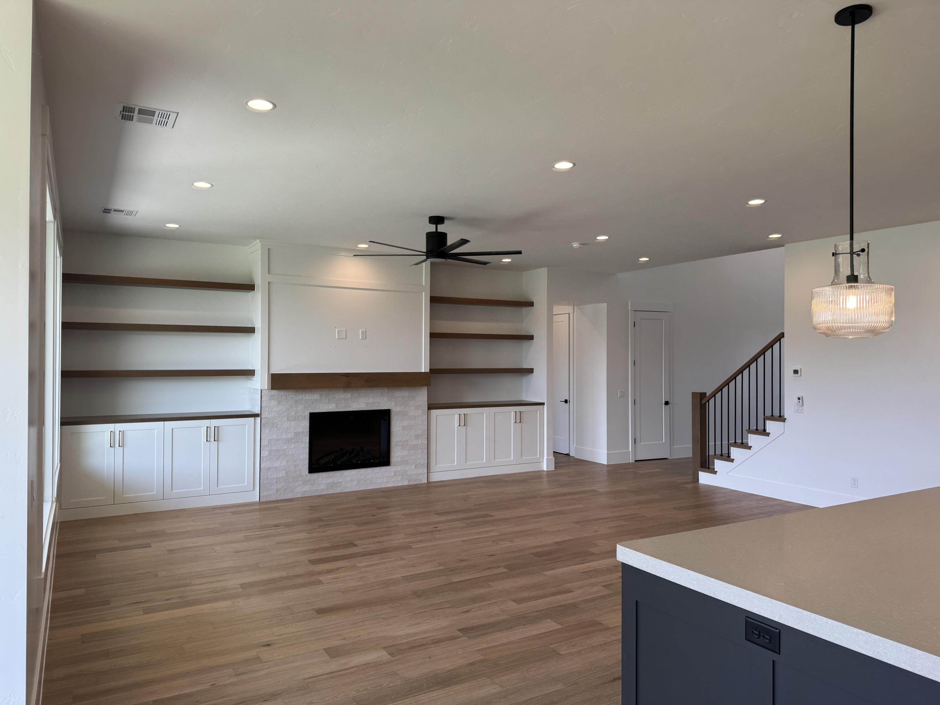 MOORLAND PARK - Residential