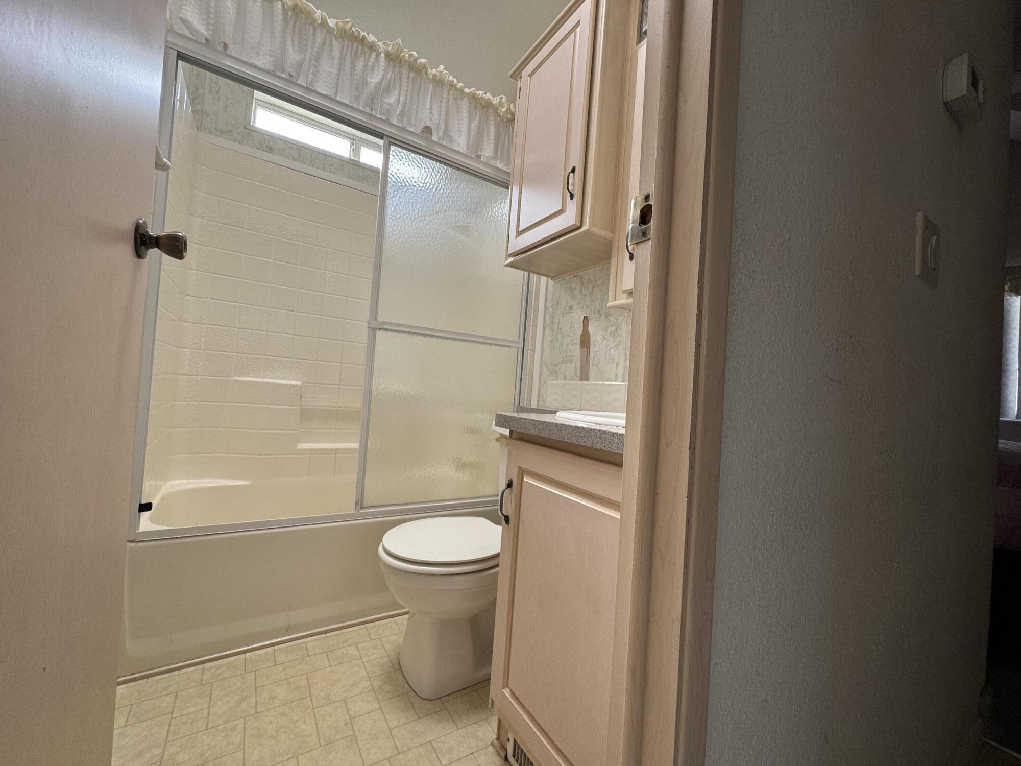 HARRISBURG LAKESIDE ESTATES - Residential