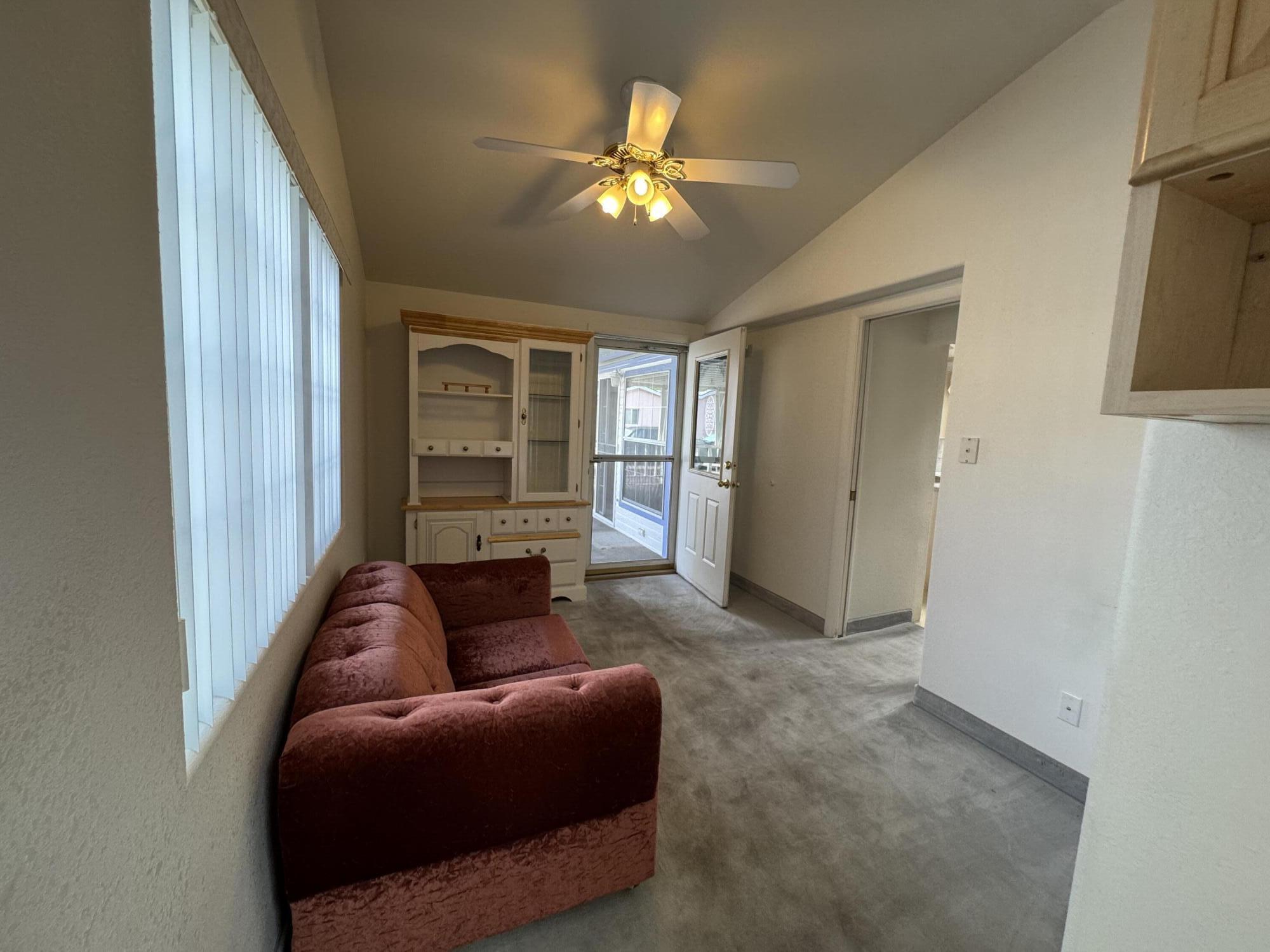 HARRISBURG LAKESIDE ESTATES - Residential