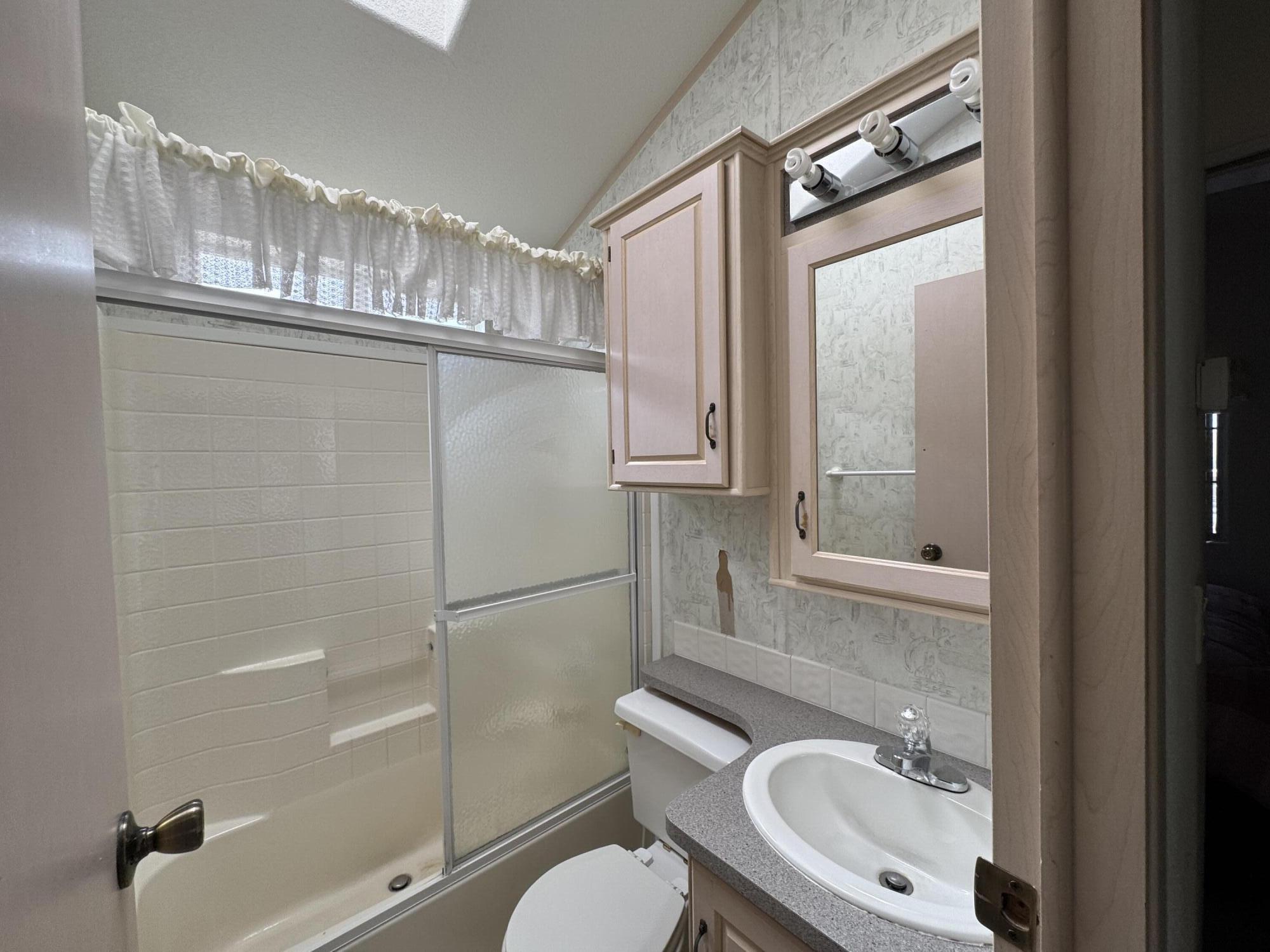 HARRISBURG LAKESIDE ESTATES - Residential