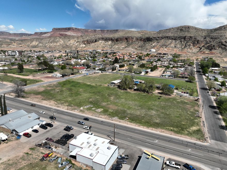 Great highway frontage road located on State Street that has two intersections off of State Street at 200 & 300 N for access to this lot.  There is a designated Suntan bus stop that goes to Zions right in front of the property located on 300 N.